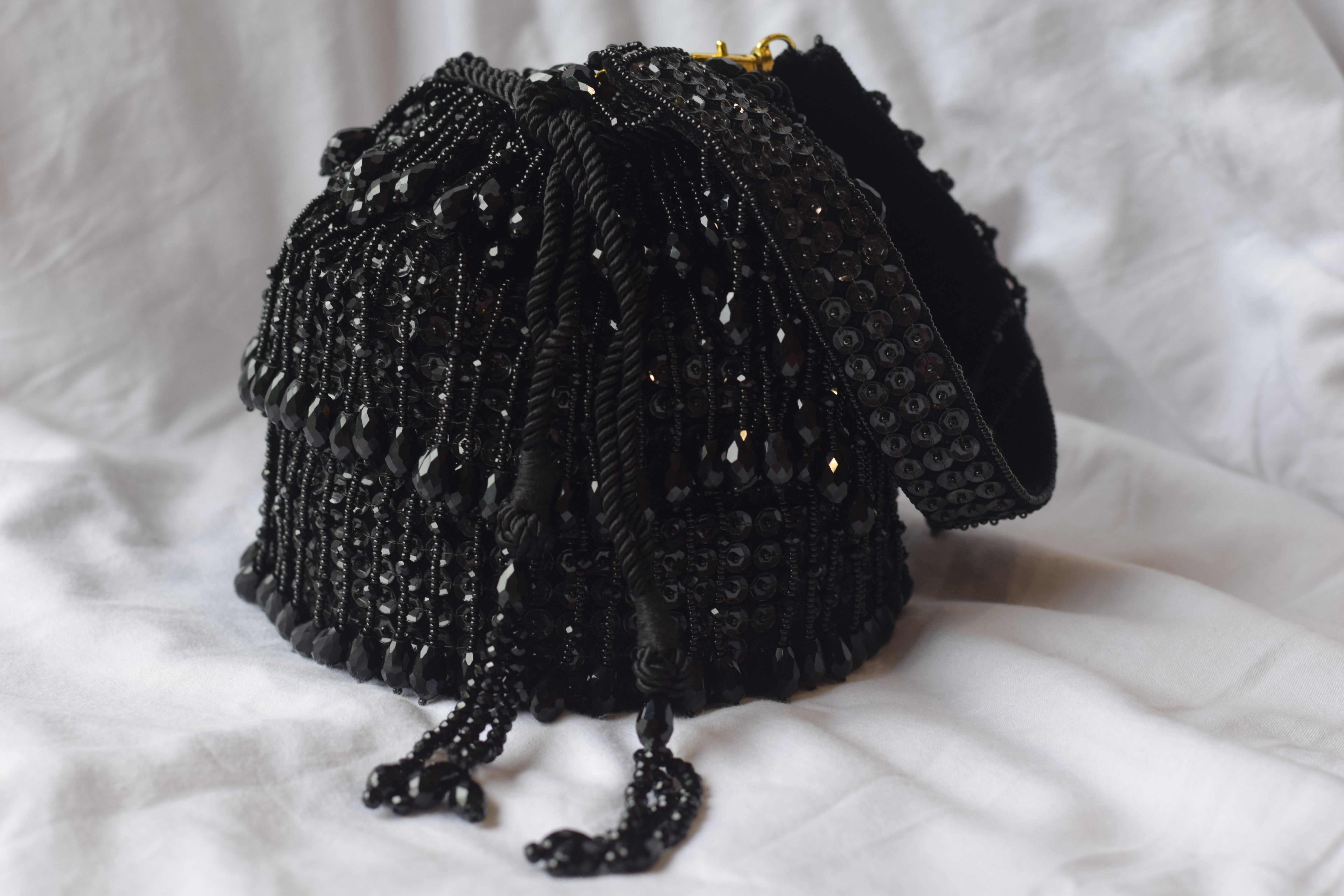 SHAYNA BUCKET BAG-BLACK