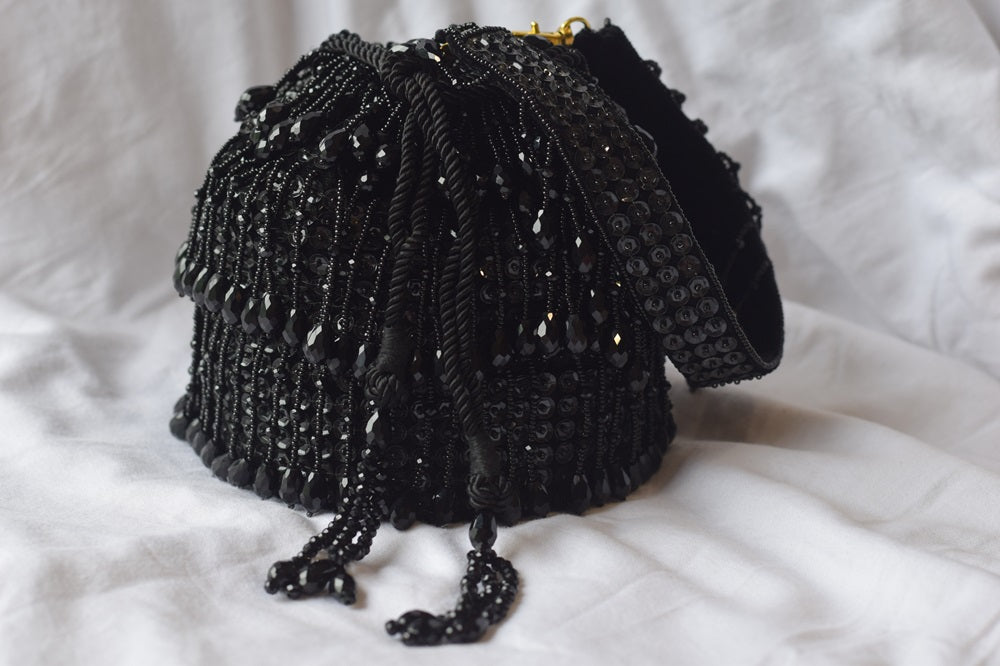 SHAYNA BUCKET BAG-BLACK