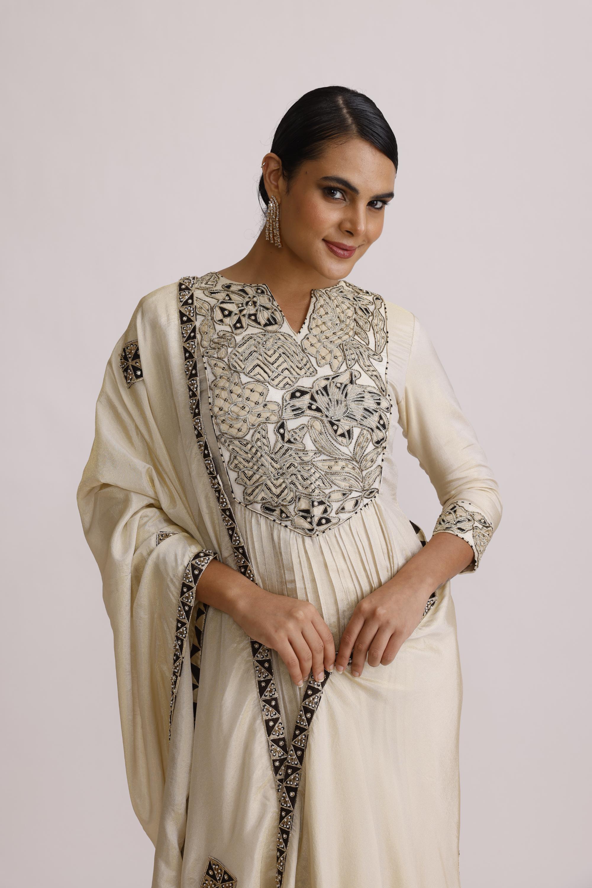 IVORY KURTA PANT DUPATTA SET