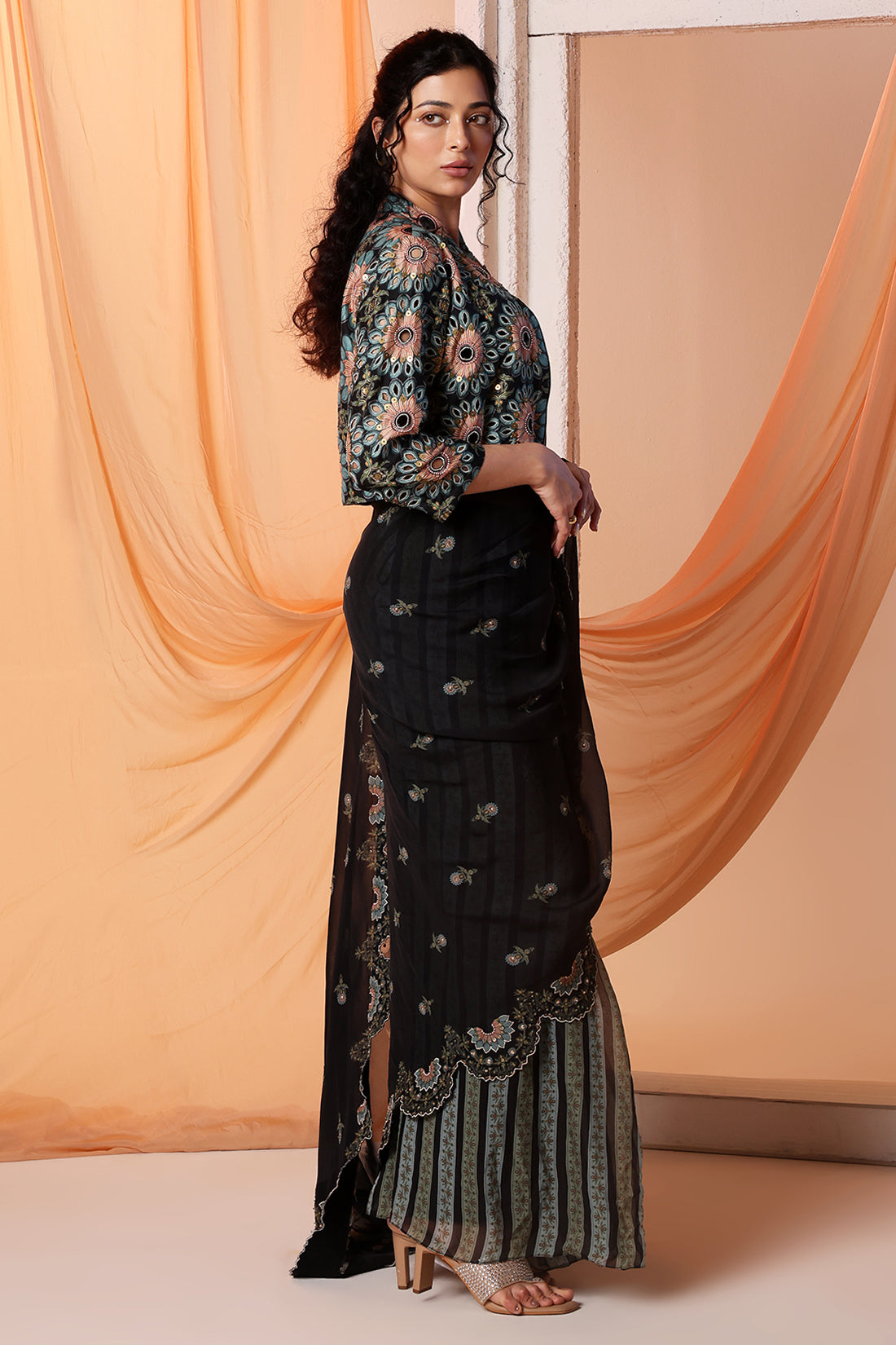 Eraya Embroidered Pre-Stitched Saree Set