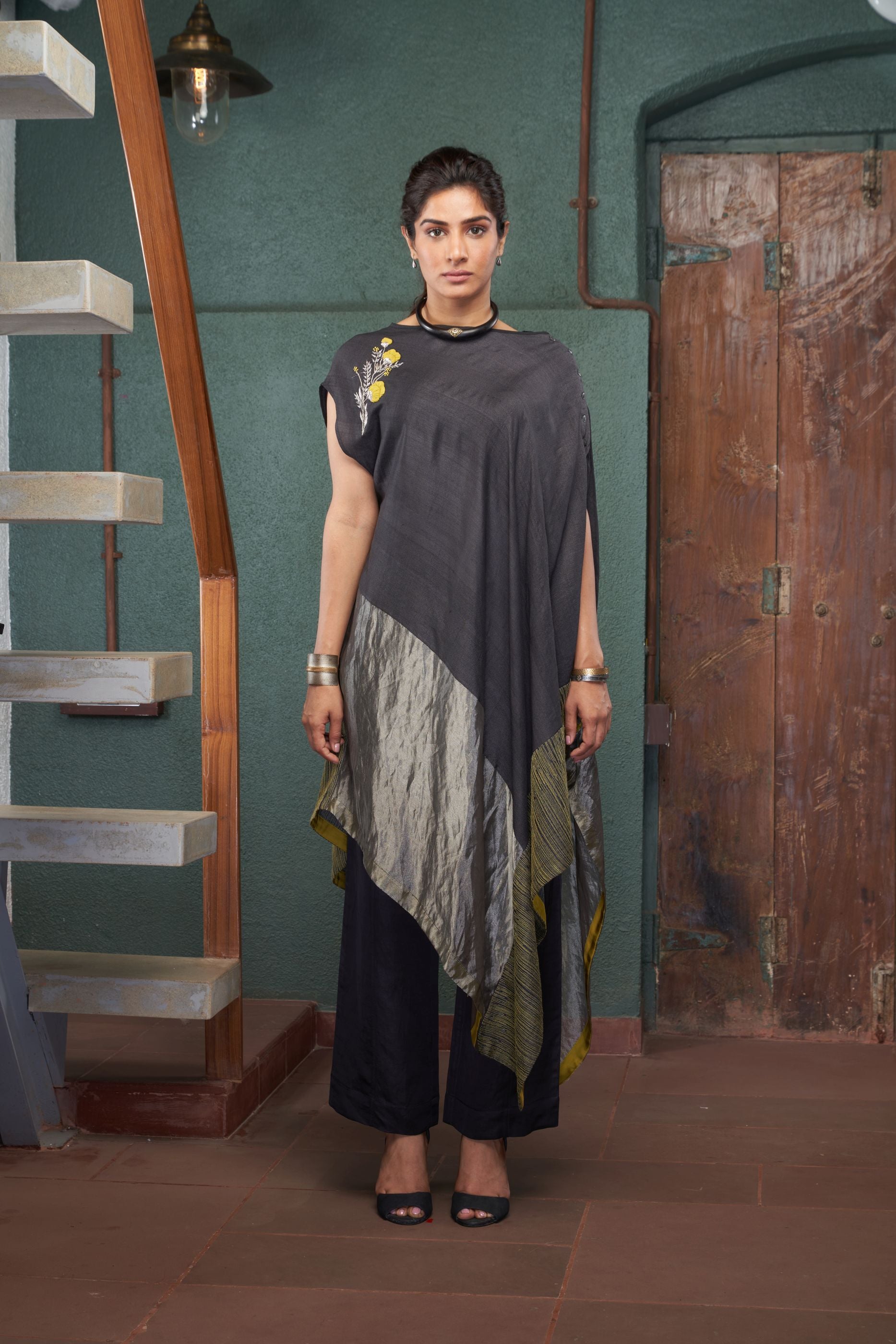 CHARCOAL TUSSAR ZARI TUNIC SET