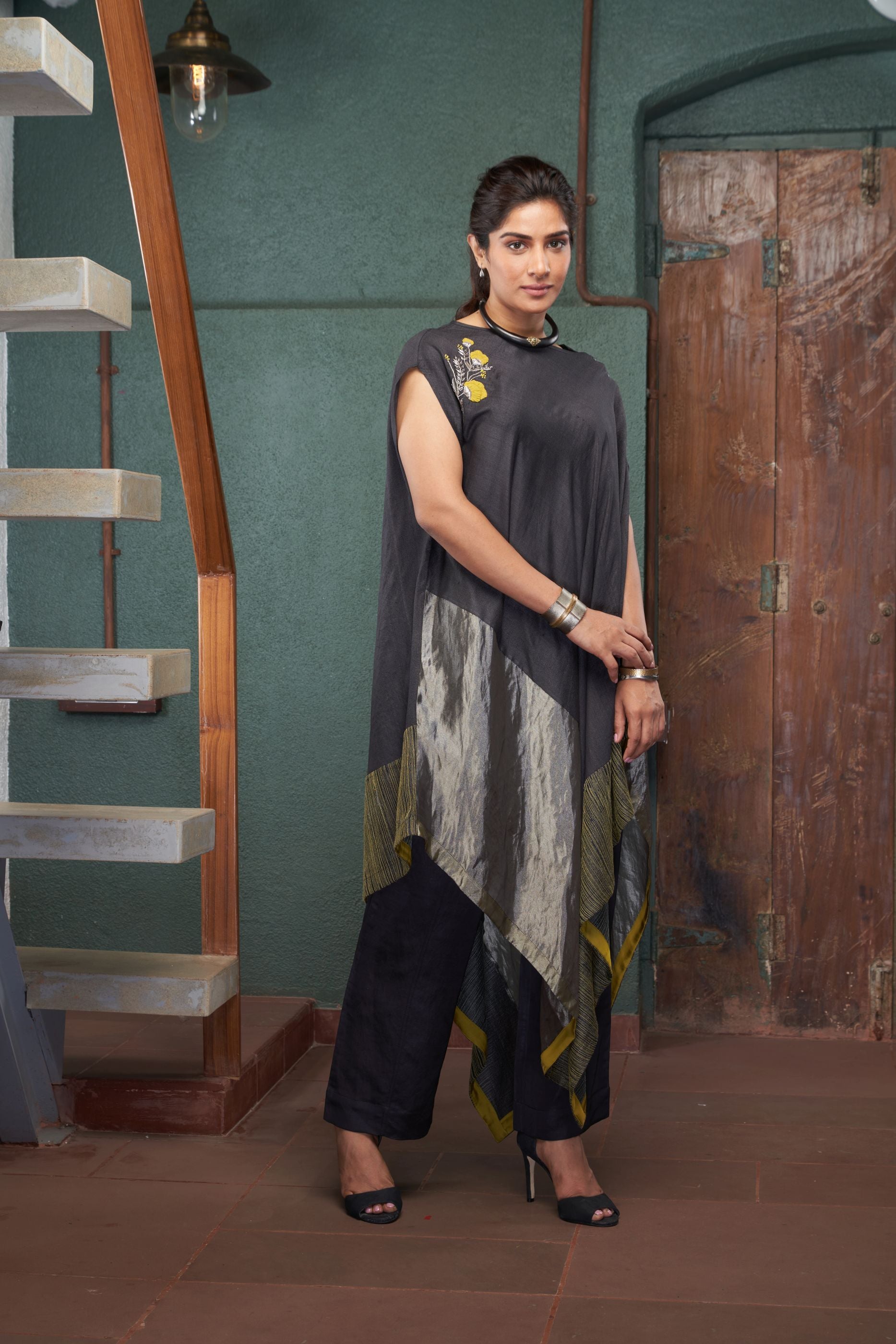 CHARCOAL TUSSAR ZARI TUNIC SET