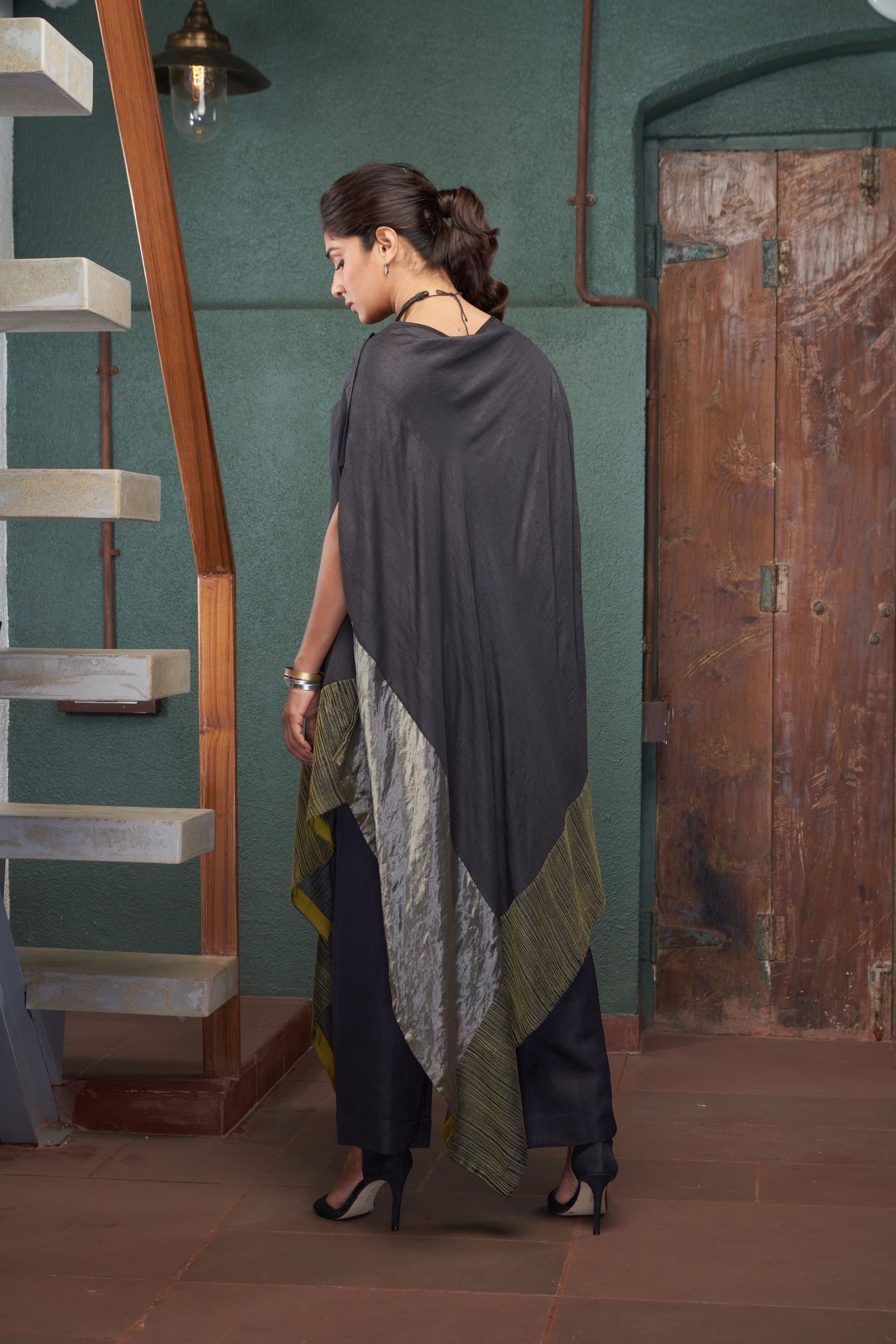 CHARCOAL TUSSAR ZARI TUNIC SET