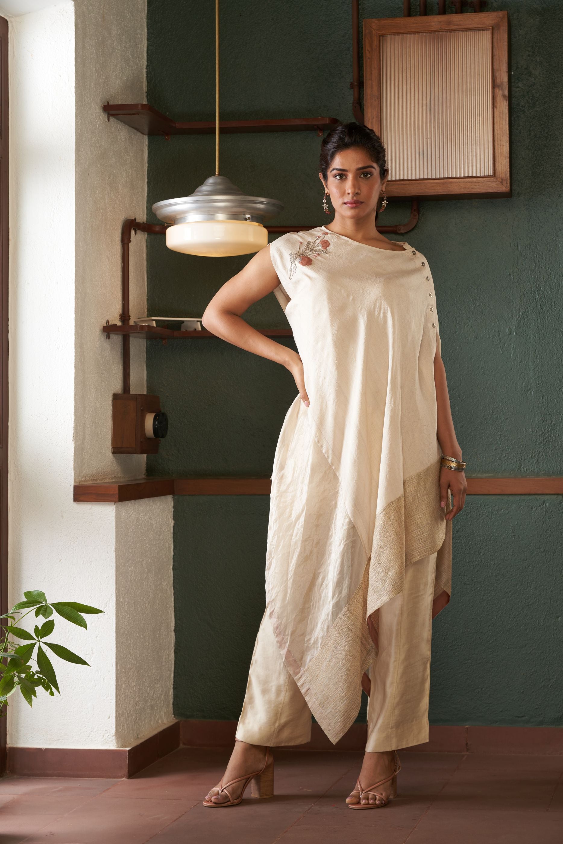 IVORY TUSSAR ZARI TUNIC SET