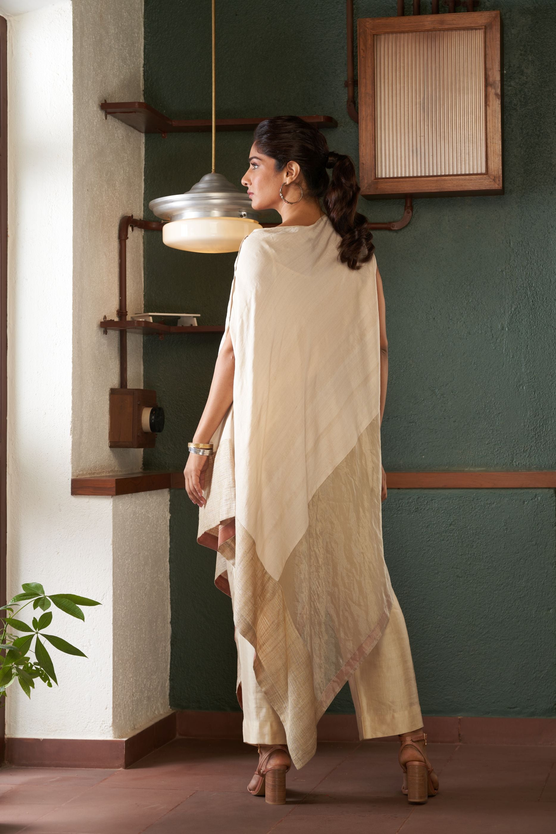 IVORY TUSSAR ZARI TUNIC SET