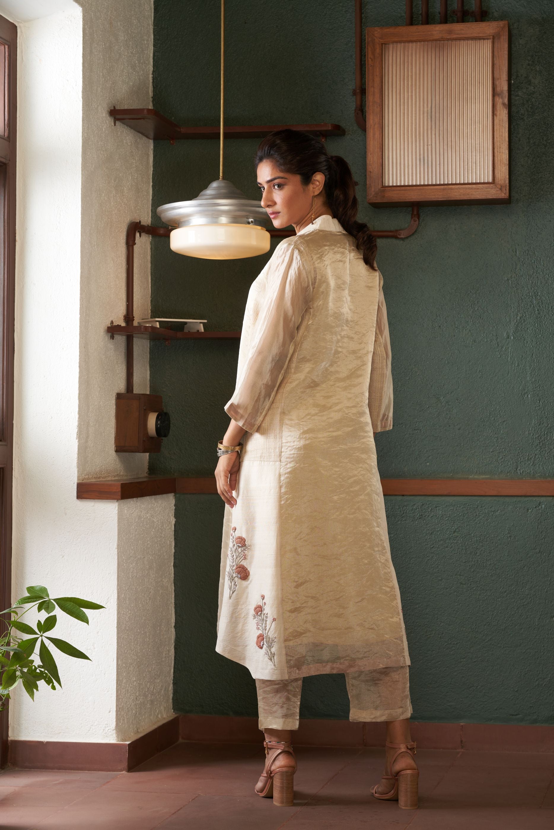 IVORY TUSSAR ZARI KURTA SET