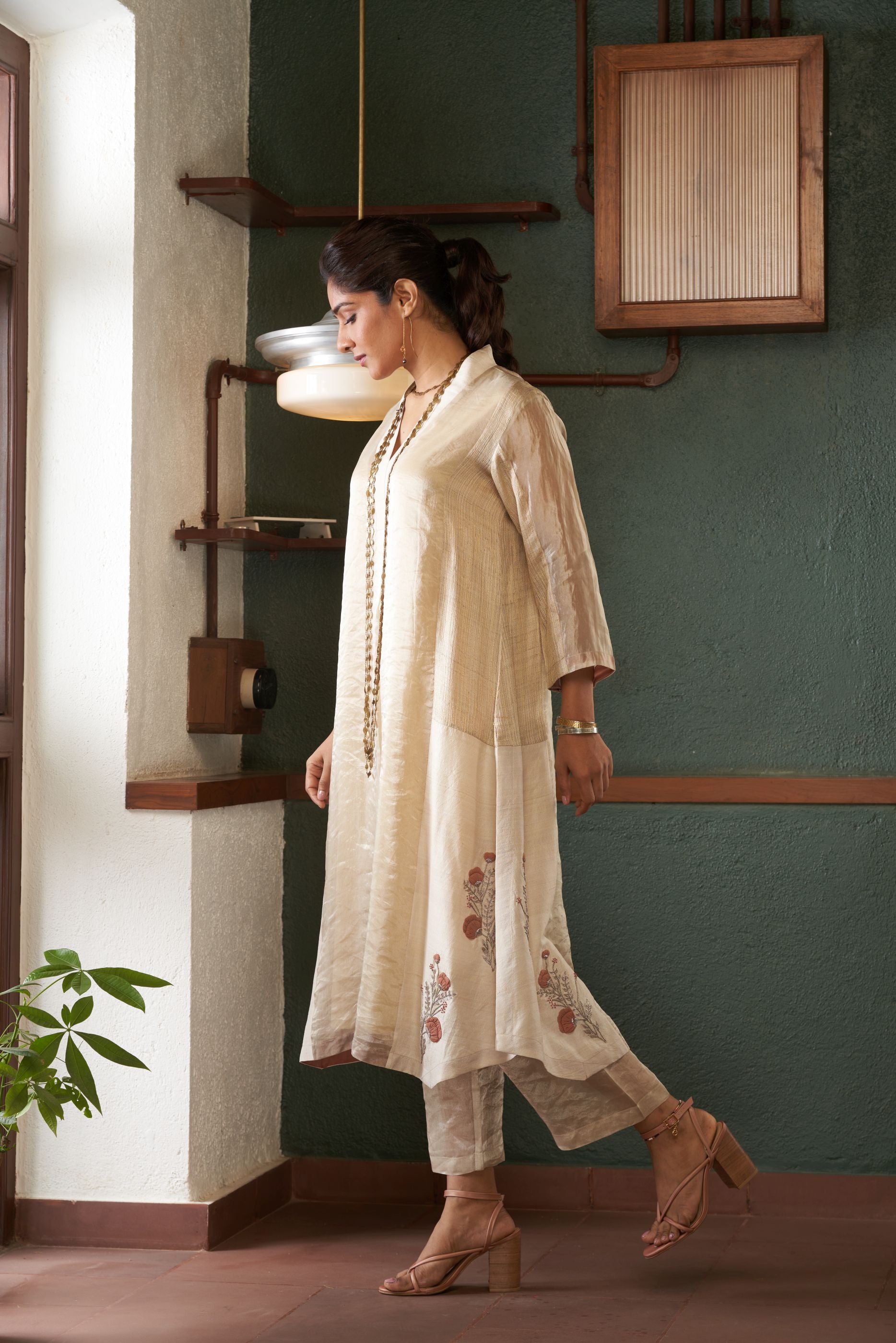 IVORY TUSSAR ZARI KURTA SET