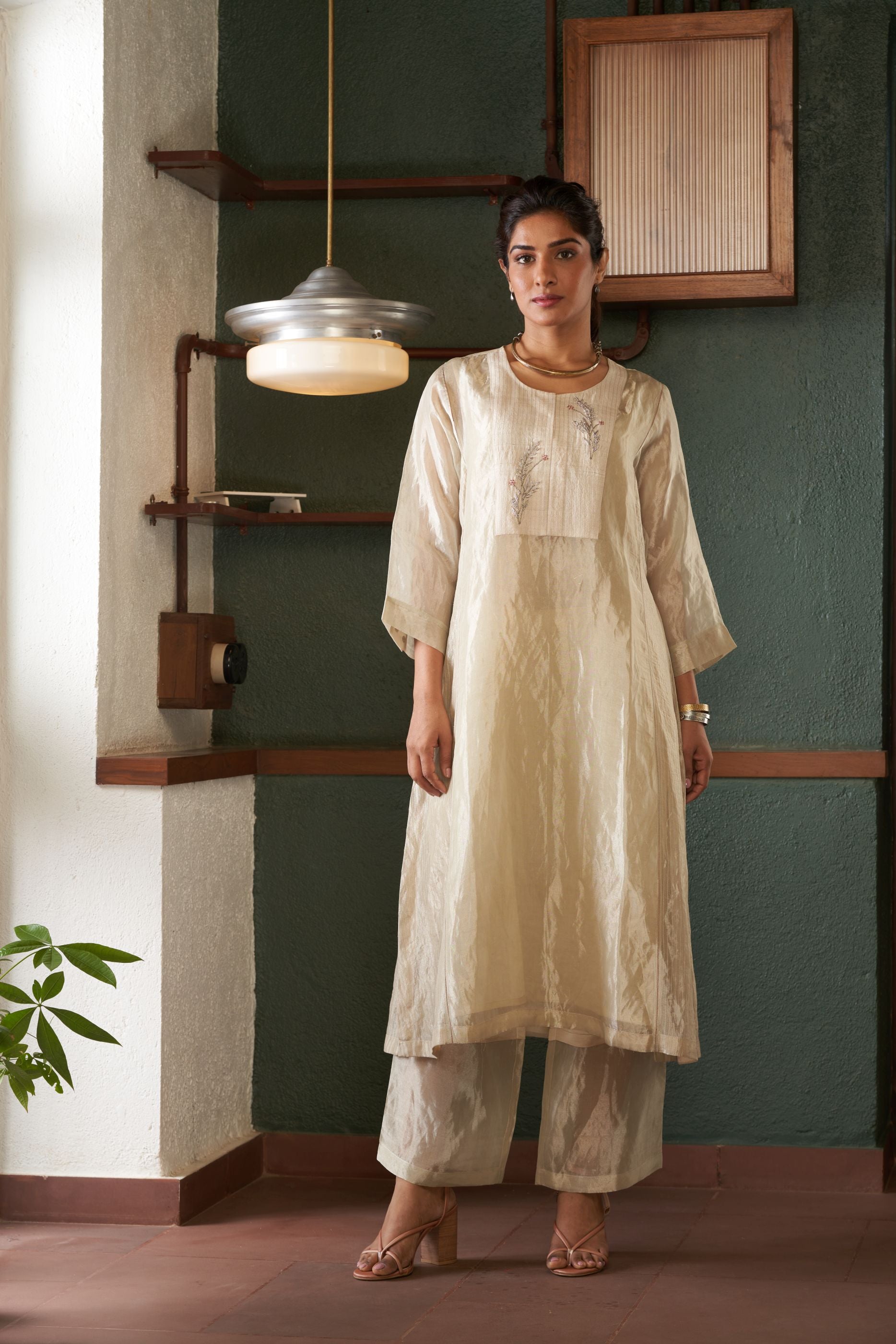 IVORY ZARI TISSUE KURTA SET