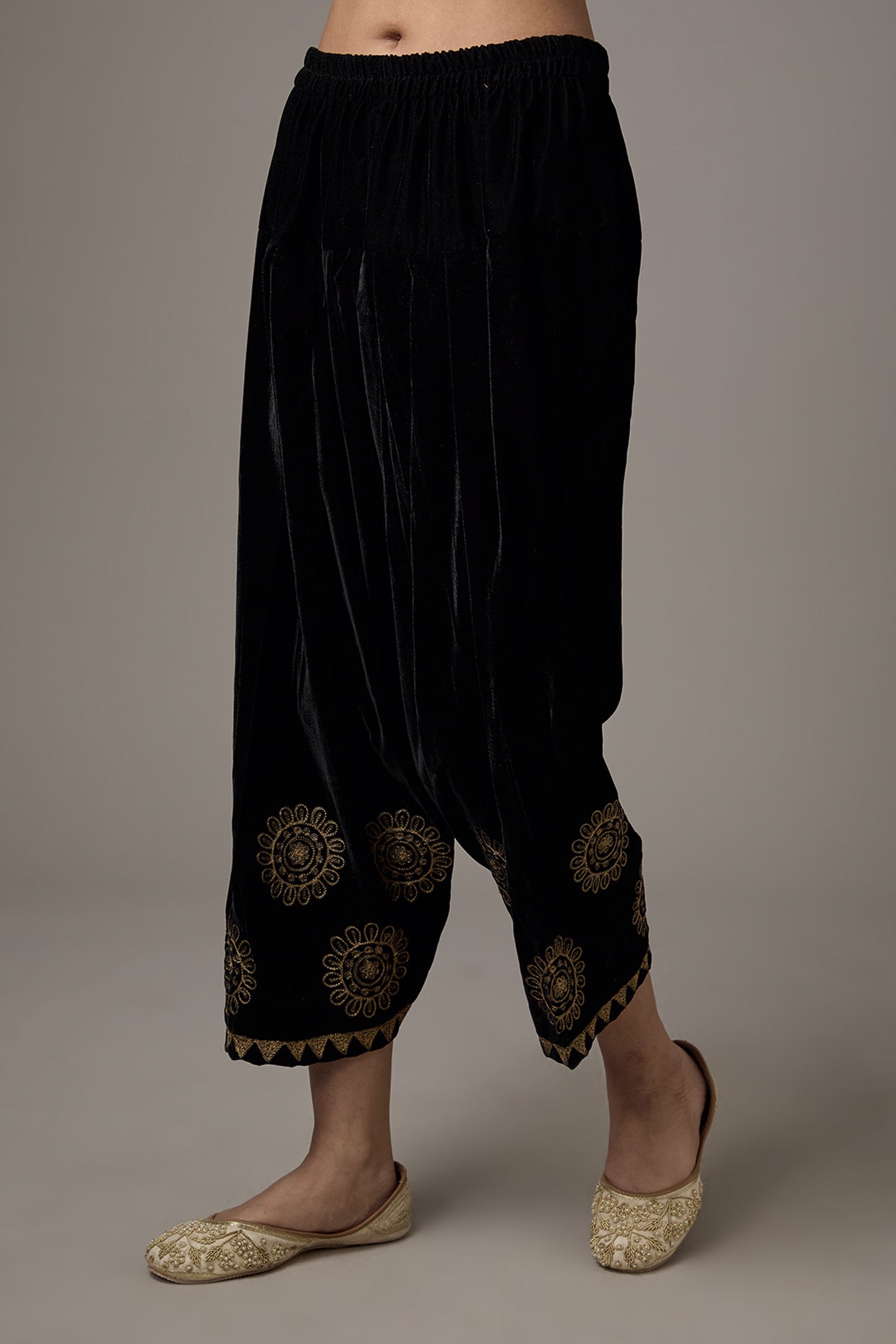Black Velvet Aari Embroidered Kurta Set