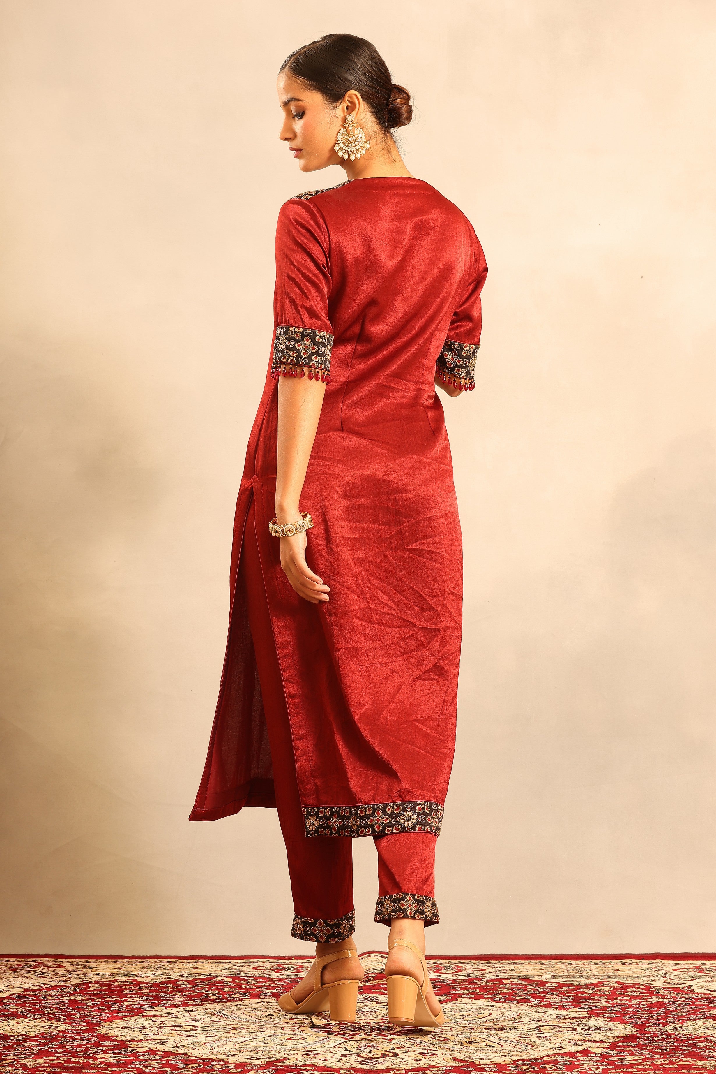 Maroon Ajrakh embellished kurta with pants