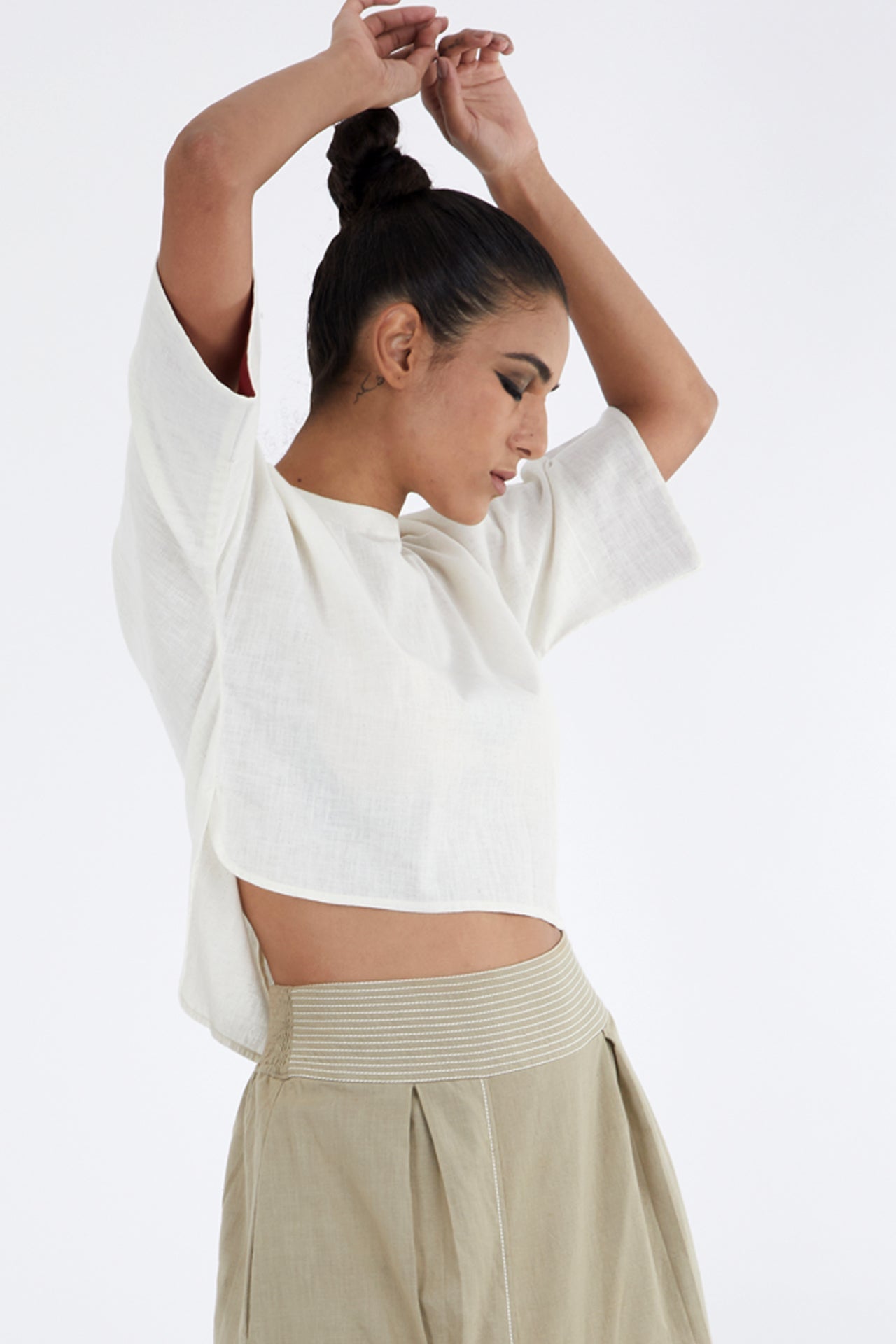 IVORY CROP TOP