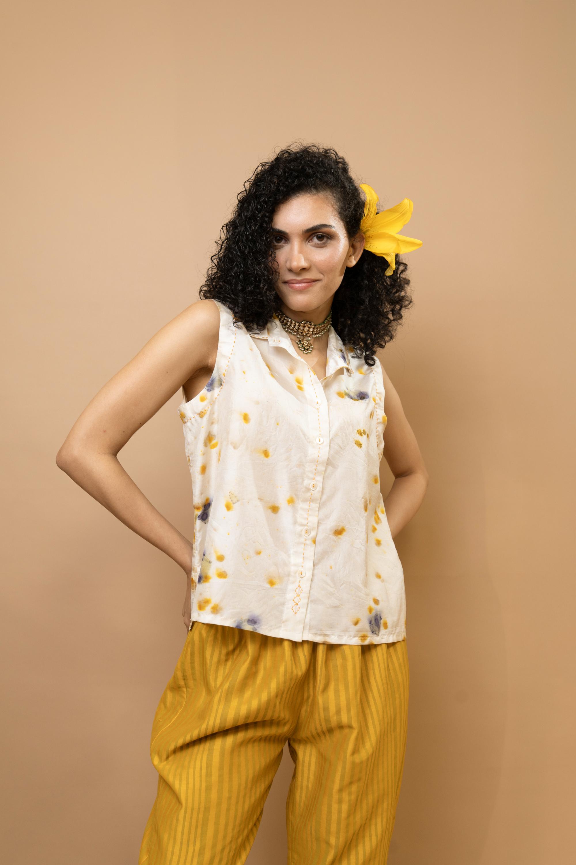 Marigold and rose petals Sleeveless shirt