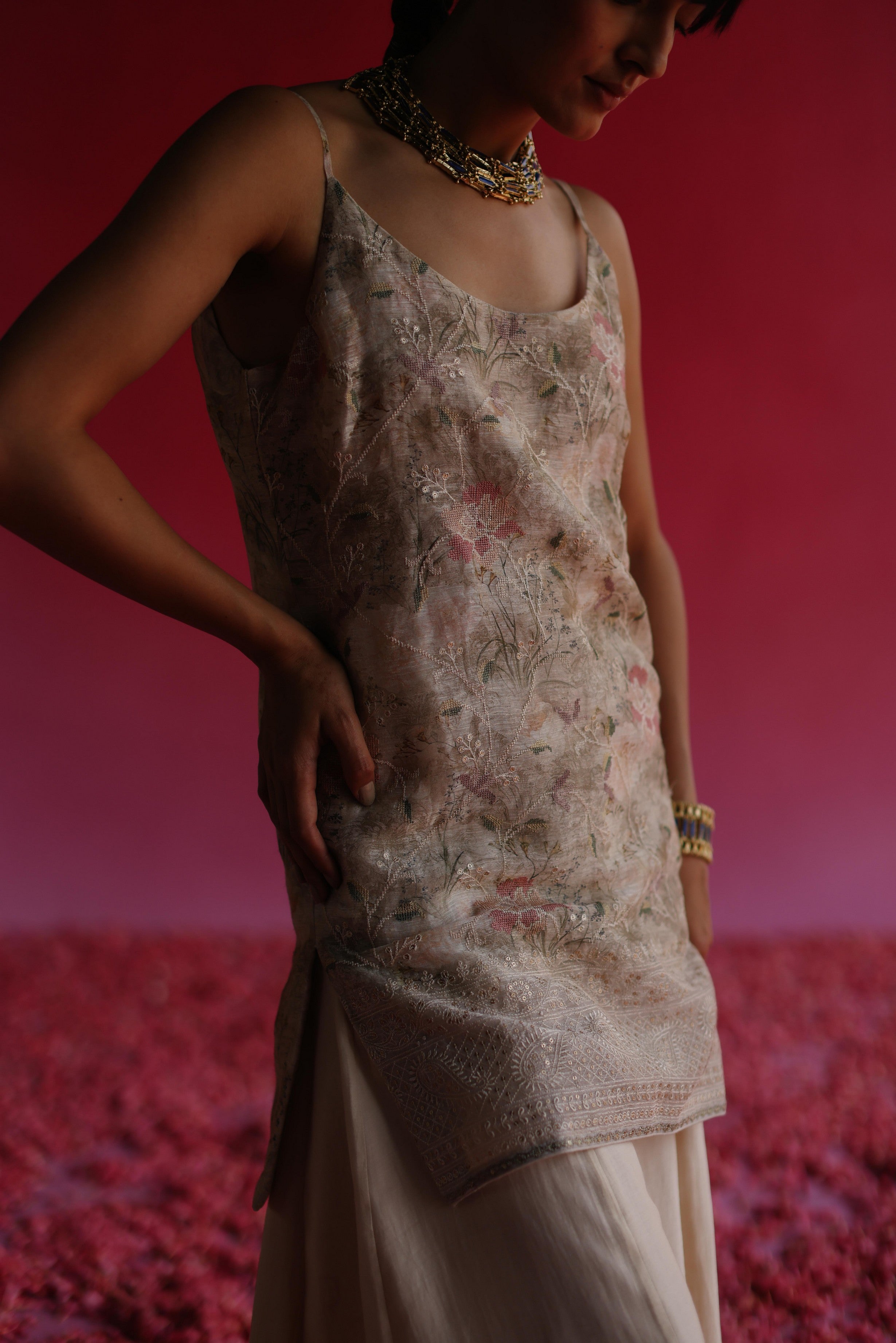 Kaner : The evergreen blossom (White)