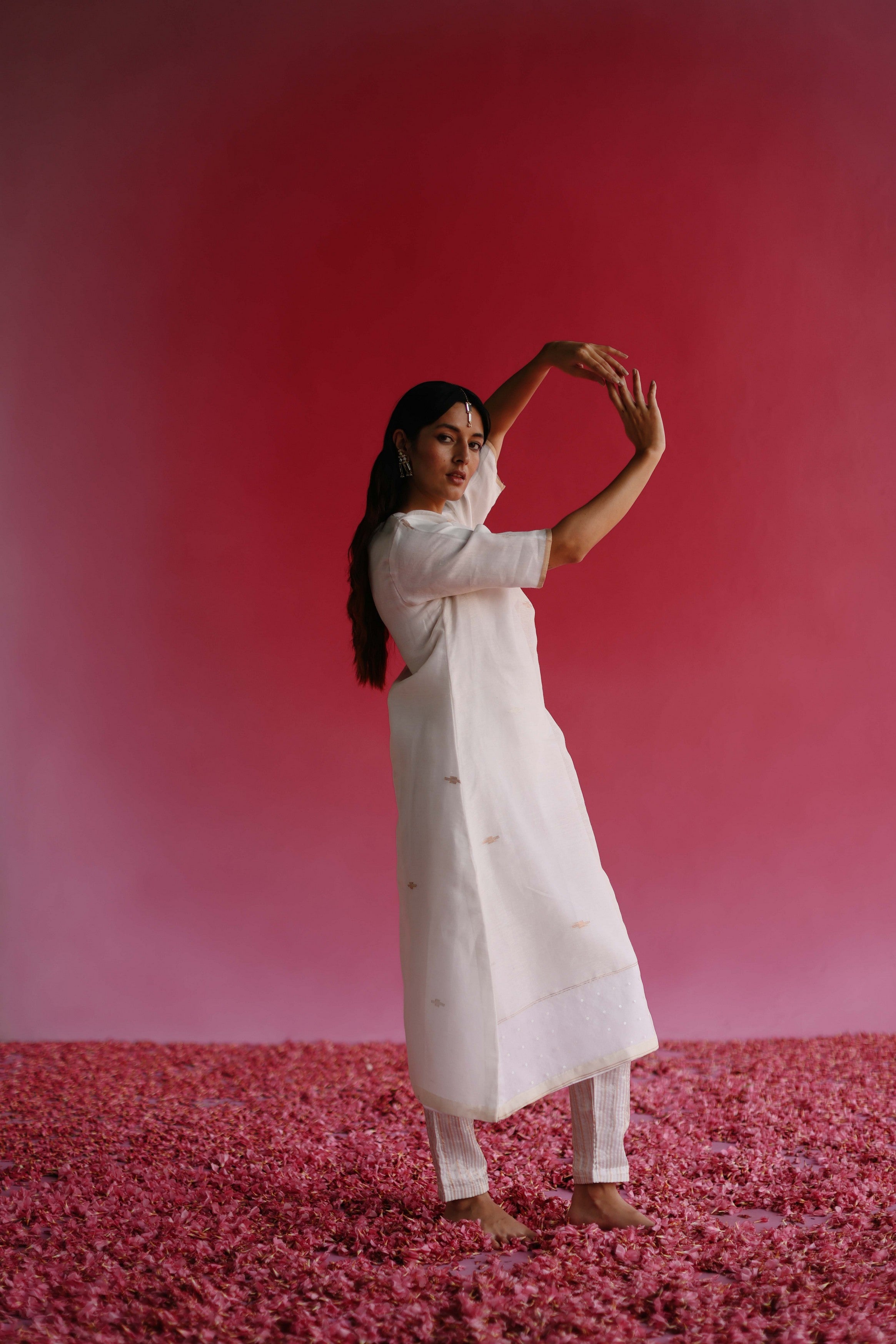 Mogra : Scent of serenity (Off white)