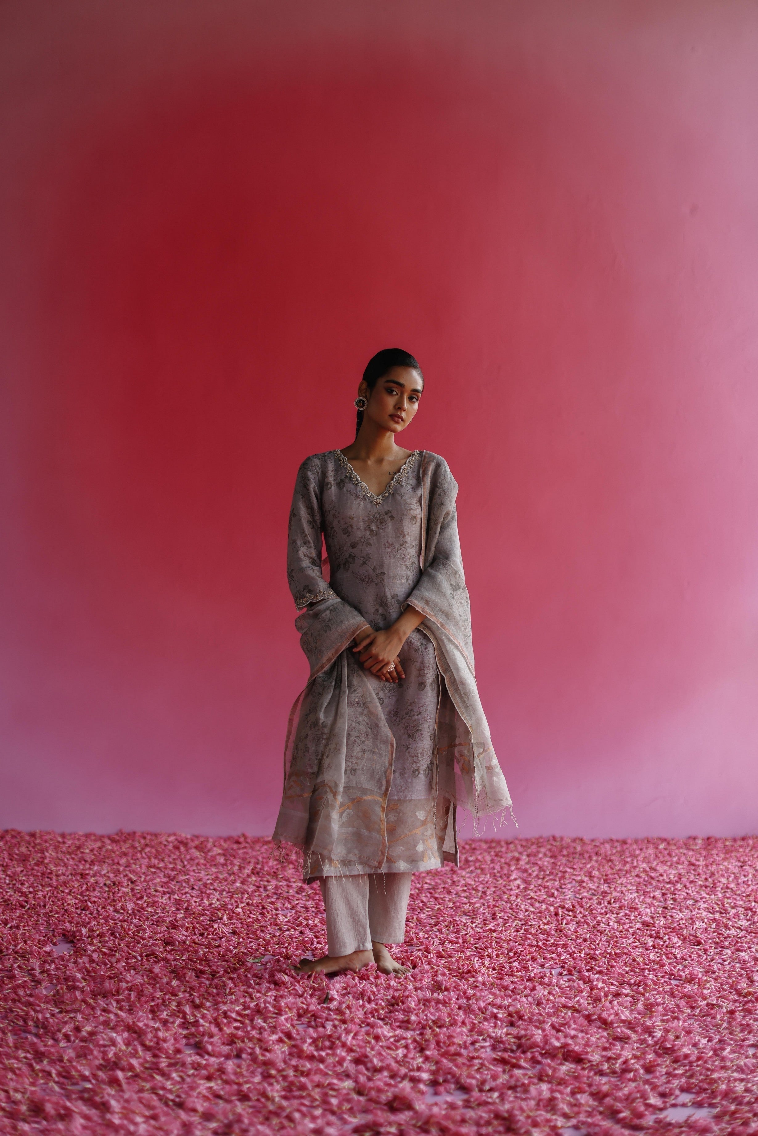 Swaroop : The lover of beauty (Grey)