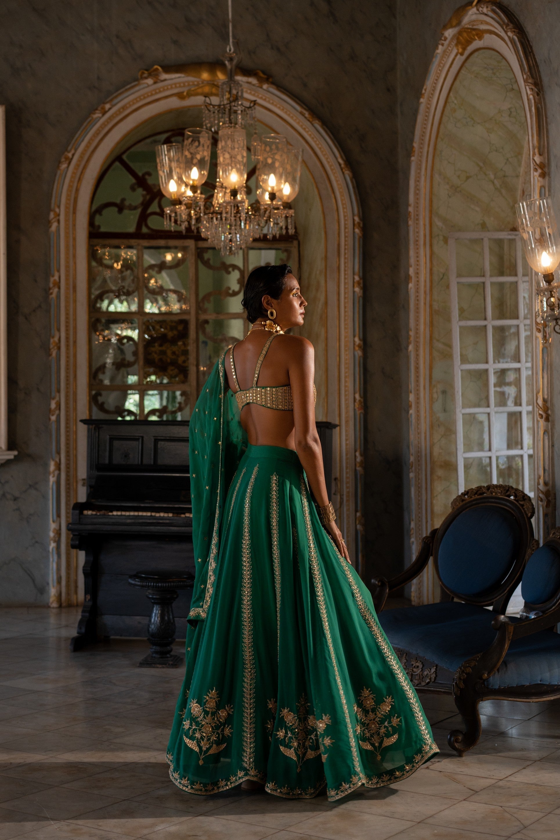 EMERALD GREEN
MIRROR BLOUSE LEHENGA SET