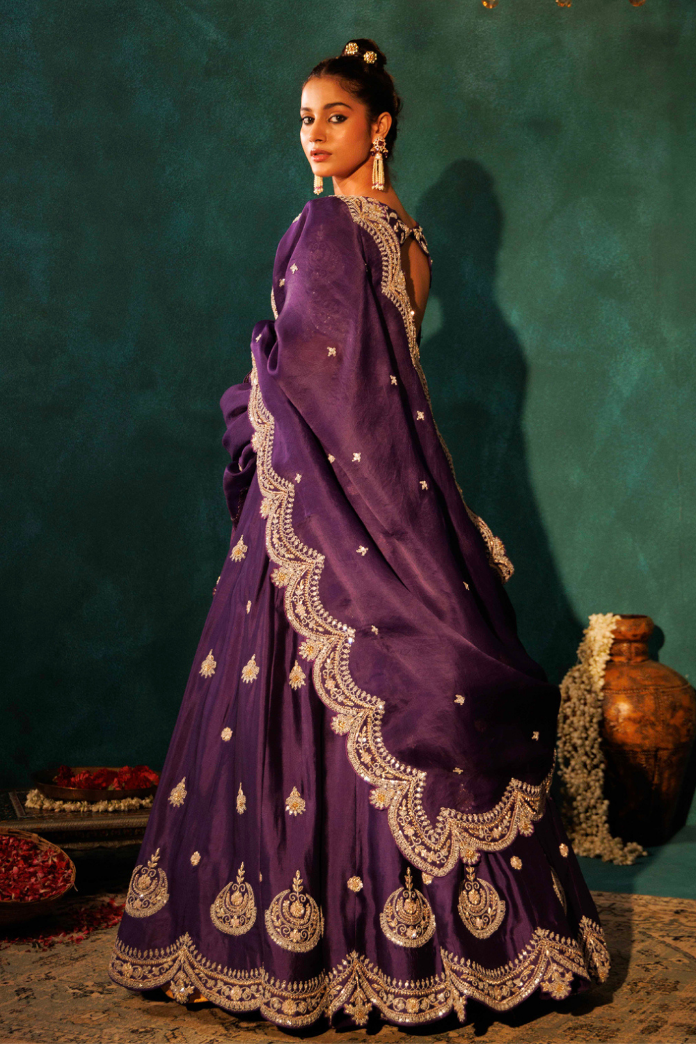 Chaand Sunhera Lehenga Set