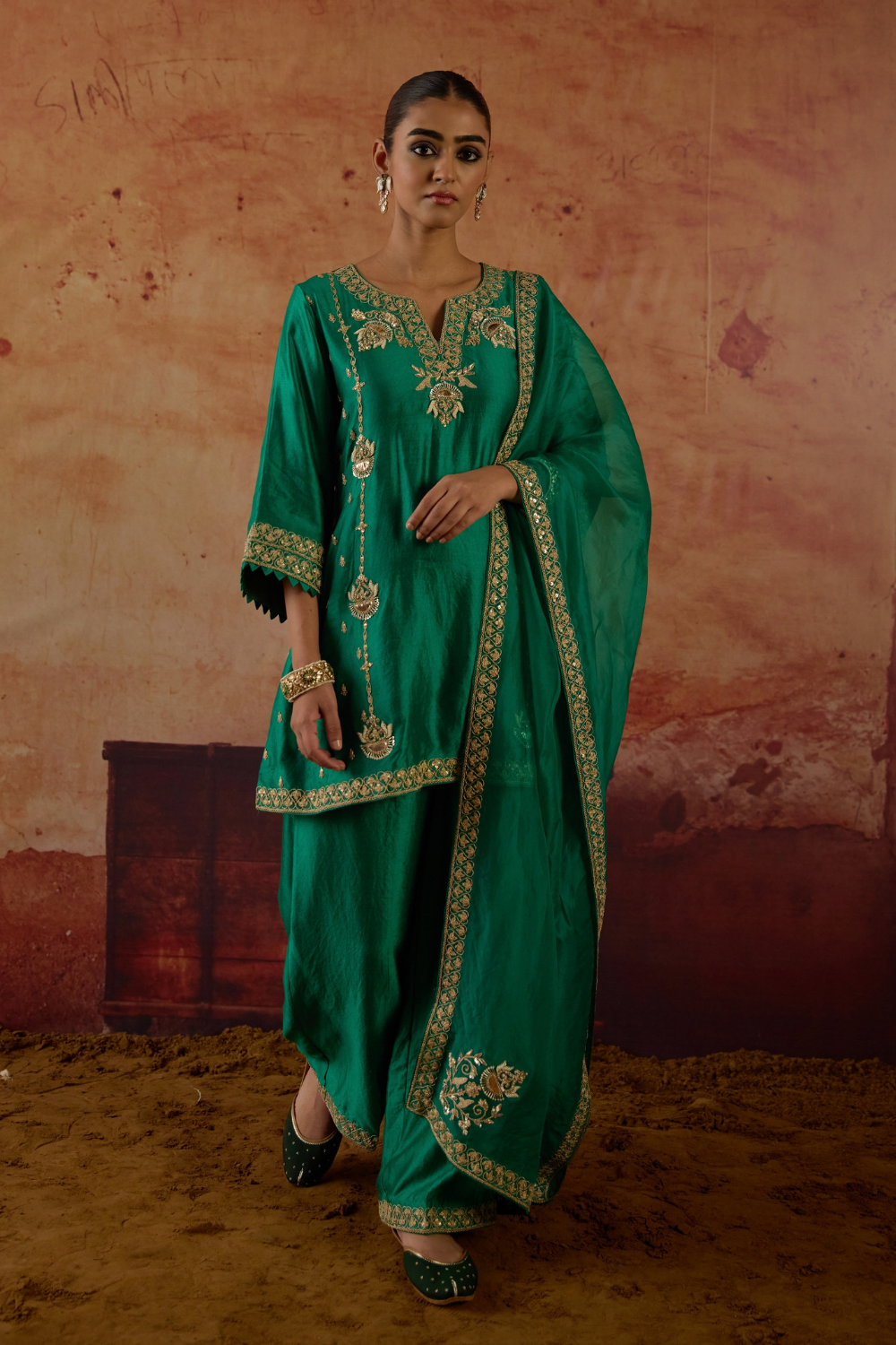 Vanhi Suit Set