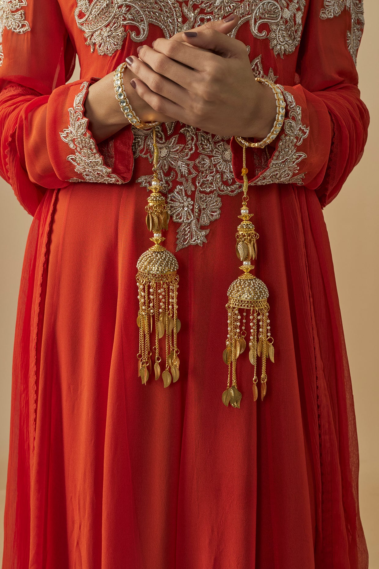 vivinia BY VIDHI MEHRA Gold Plated Womens Pair of Kaleeras (Freesize)