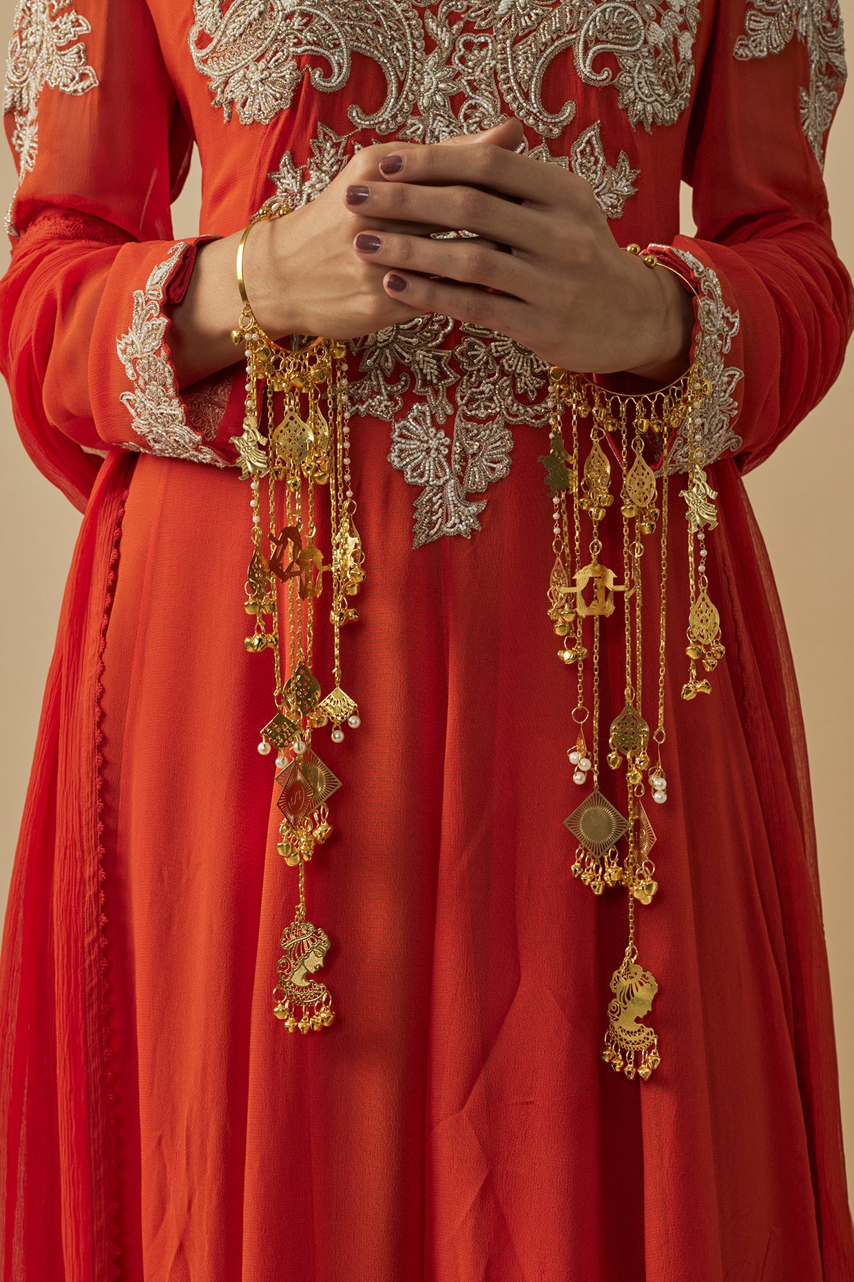 vivinia BY VIDHI MEHRA Gold Plated Womens Pair of Kaleeras (Freesize)