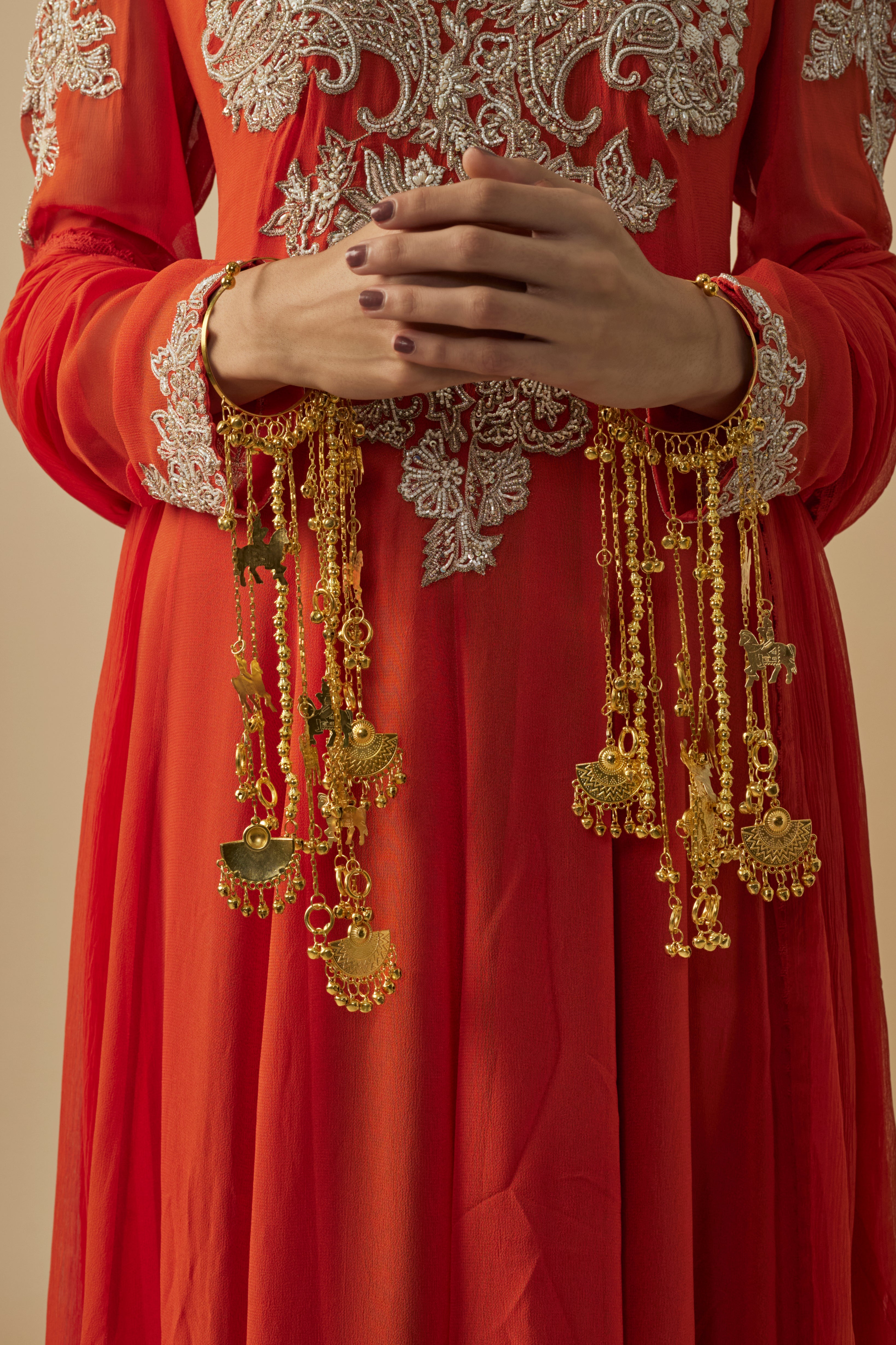 vivinia BY VIDHI MEHRA Gold Plated Womens Pair of Kaleeras (Freesize)