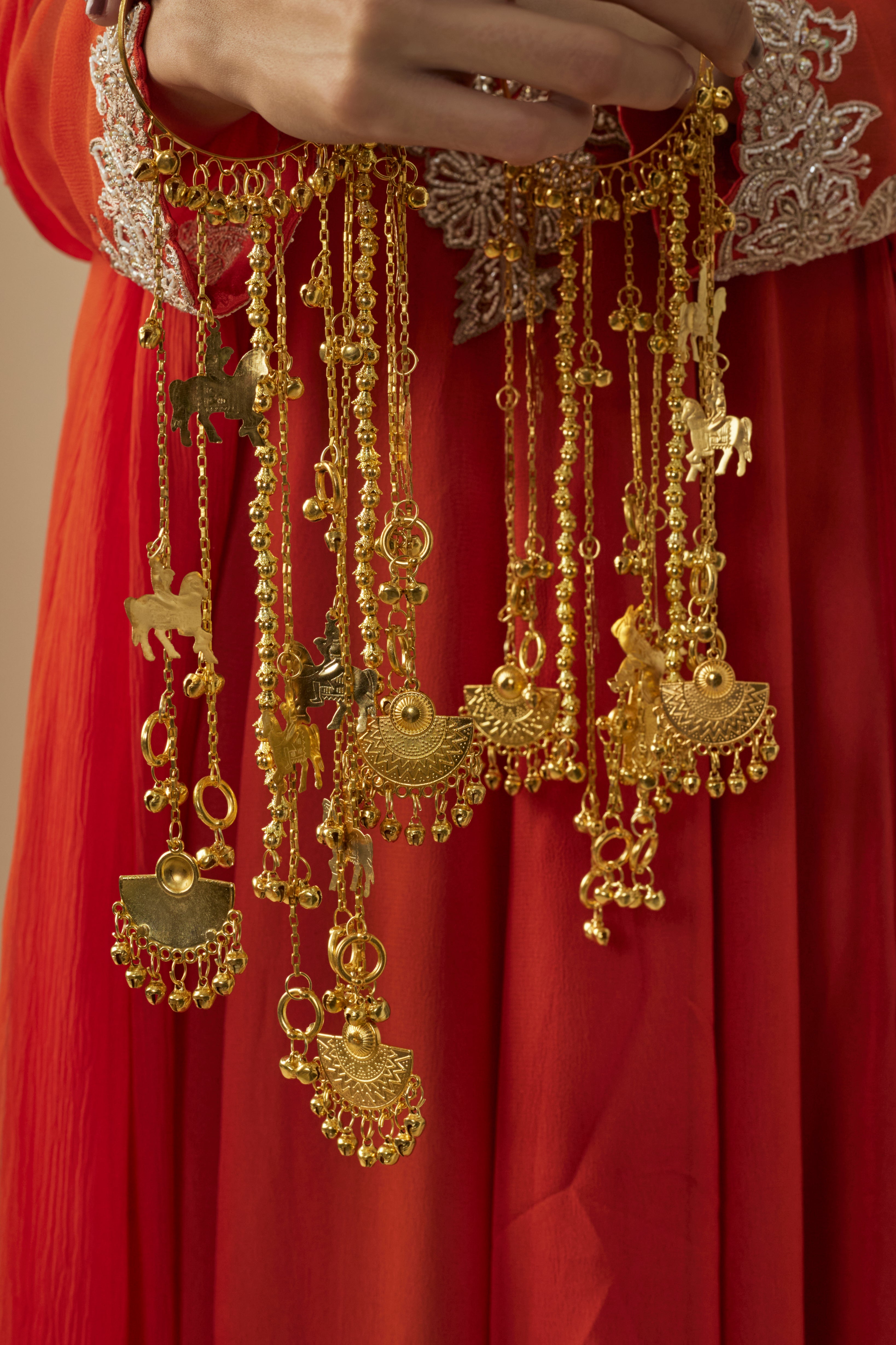 vivinia BY VIDHI MEHRA Gold Plated Womens Pair of Kaleeras (Freesize)