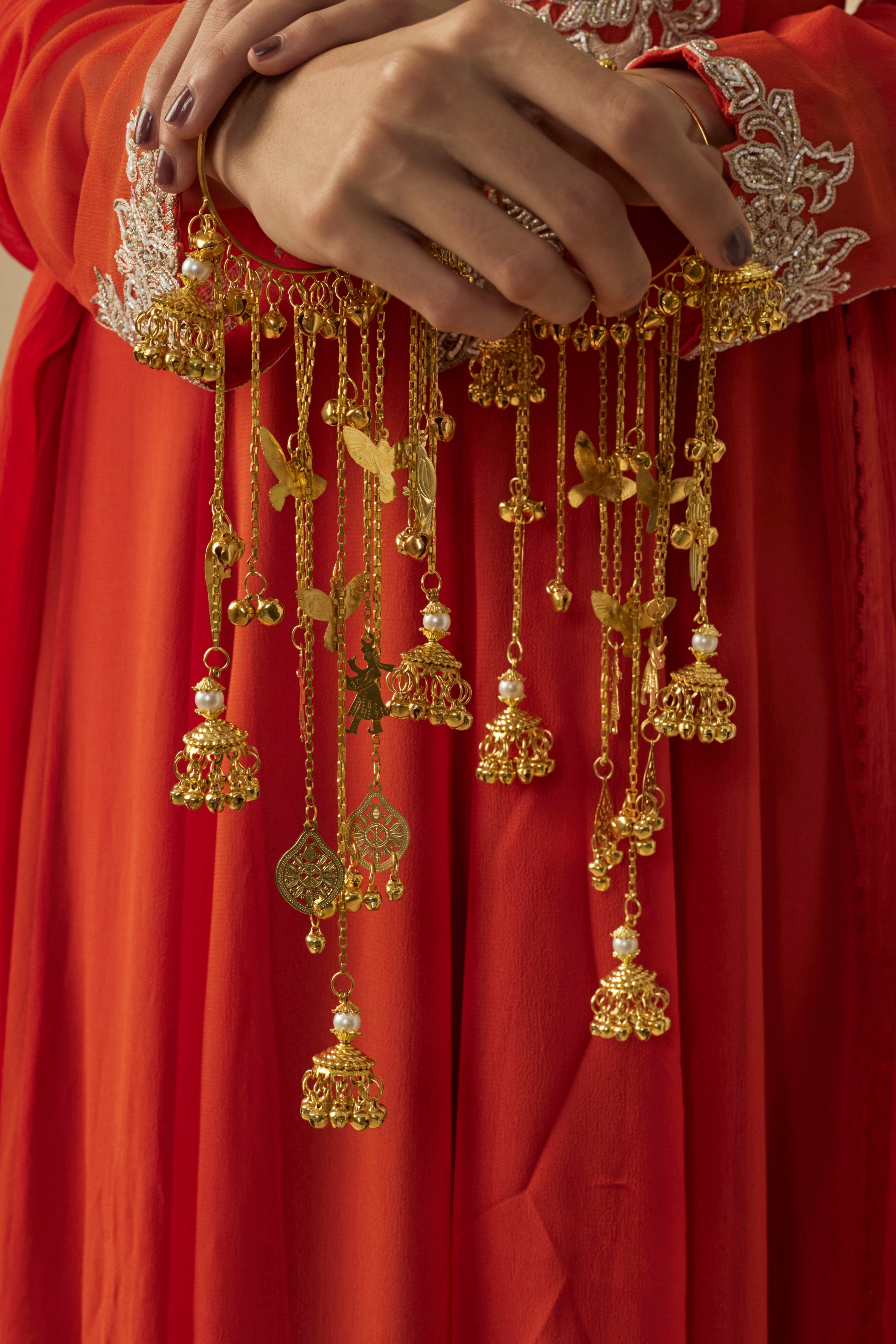 vivinia BY VIDHI MEHRA Gold Plated Womens Pair of Kaleeras (Freesize)