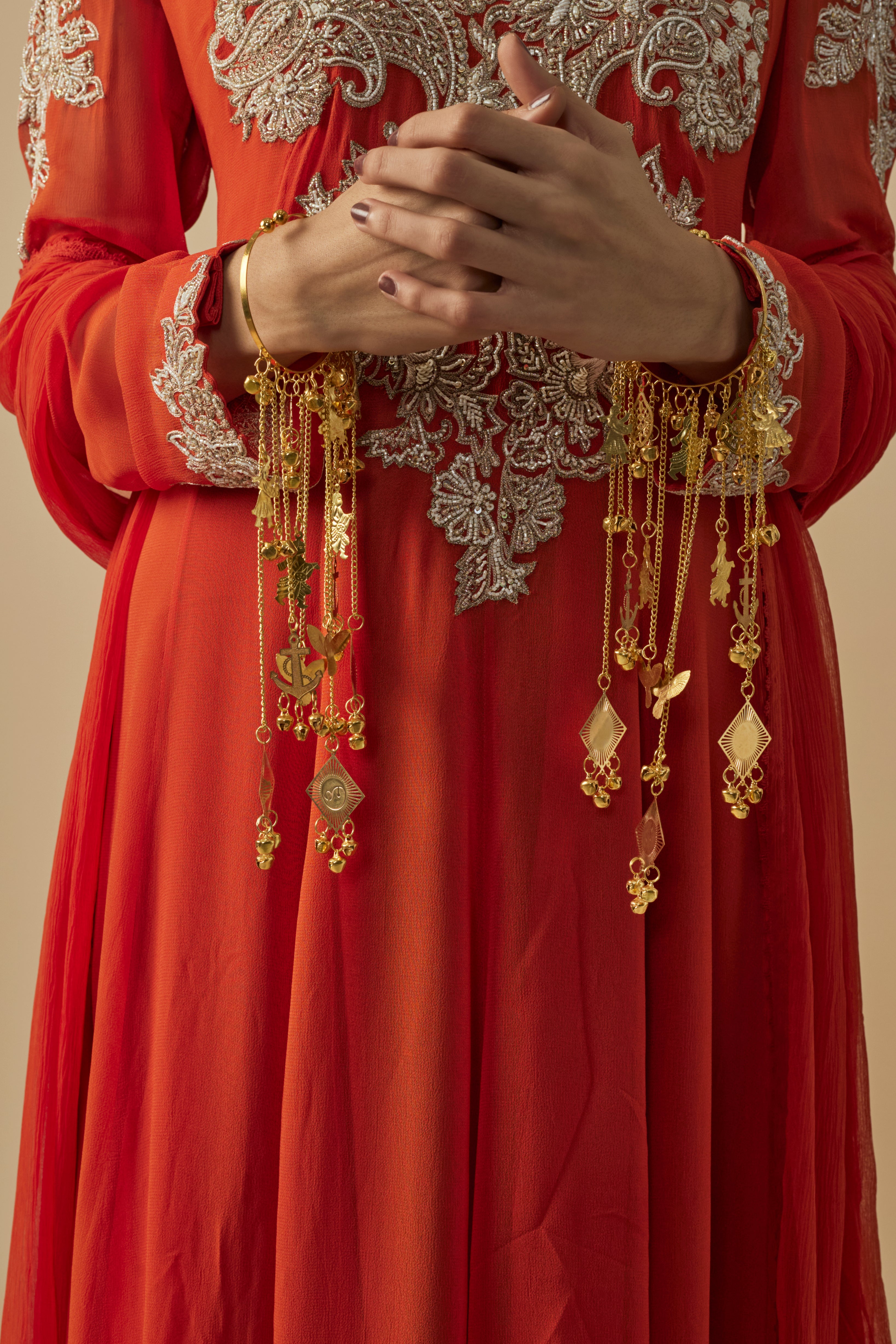 vivinia BY VIDHI MEHRA Gold Plated Womens Pair of Kaleeras (Freesize)