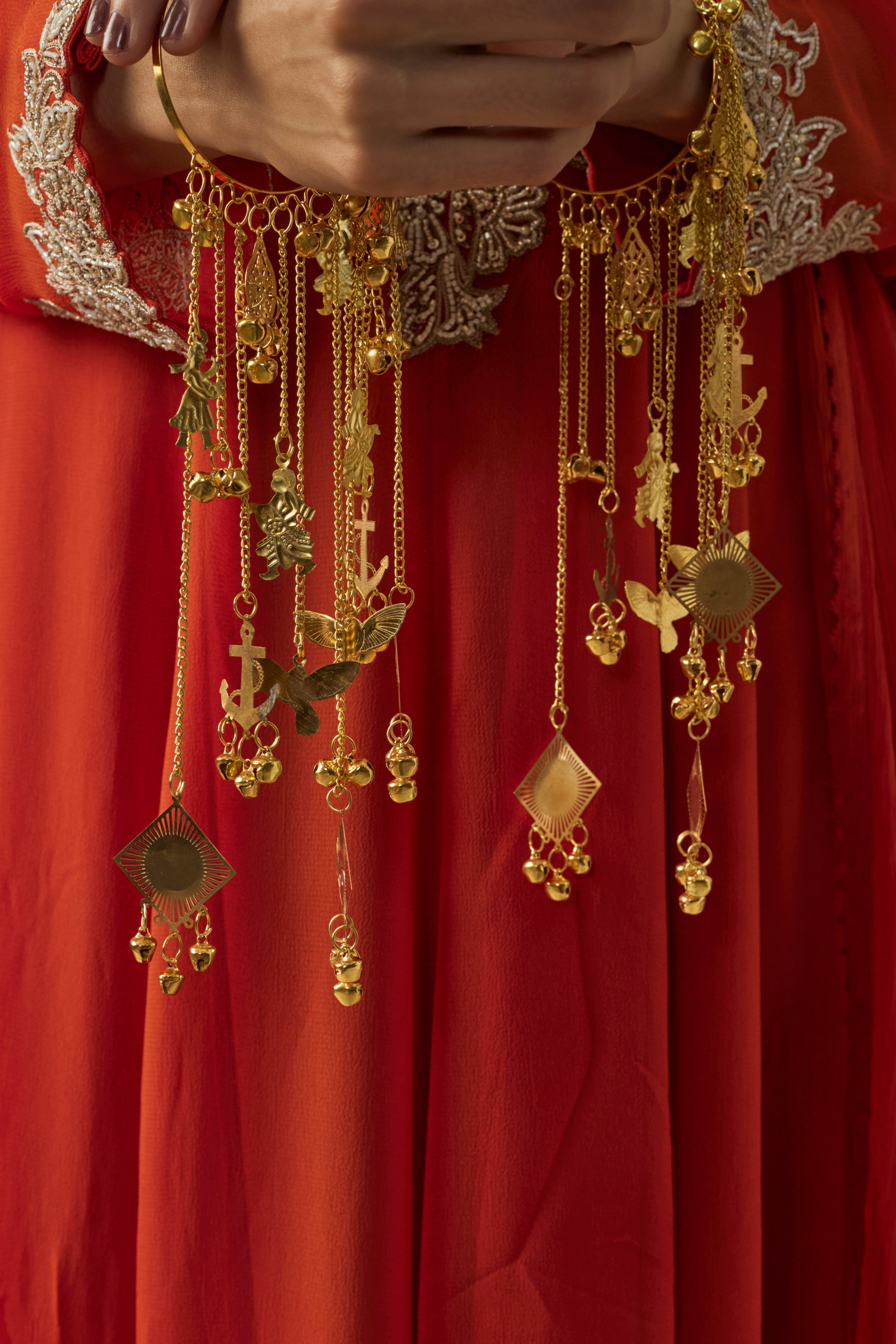 vivinia BY VIDHI MEHRA Gold Plated Womens Pair of Kaleeras (Freesize)