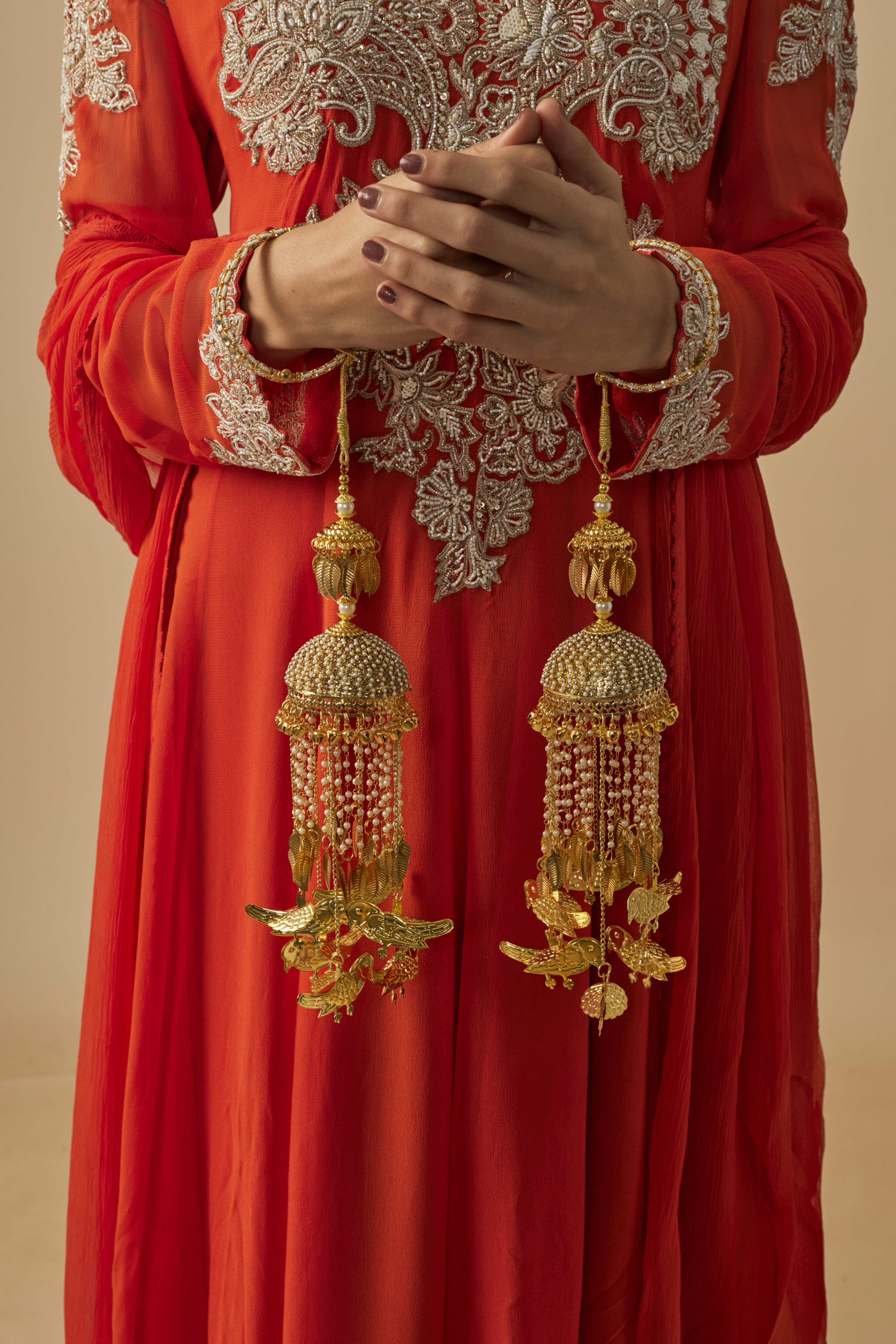 vivinia BY VIDHI MEHRA Gold Plated Womens Pair of Kaleeras (Freesize)