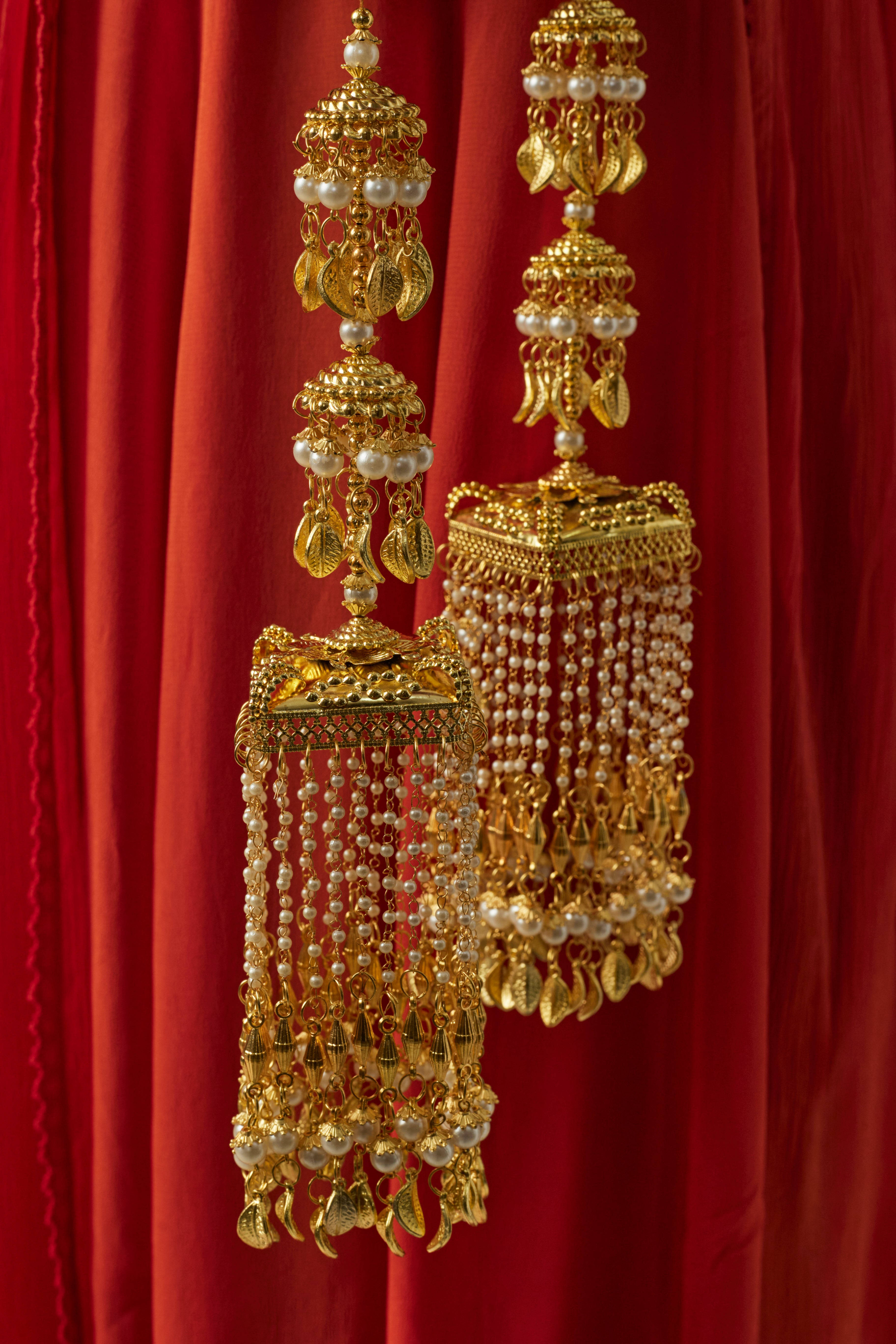 vivinia BY VIDHI MEHRA Gold Plated Womens Pair of Kaleeras (Freesize)