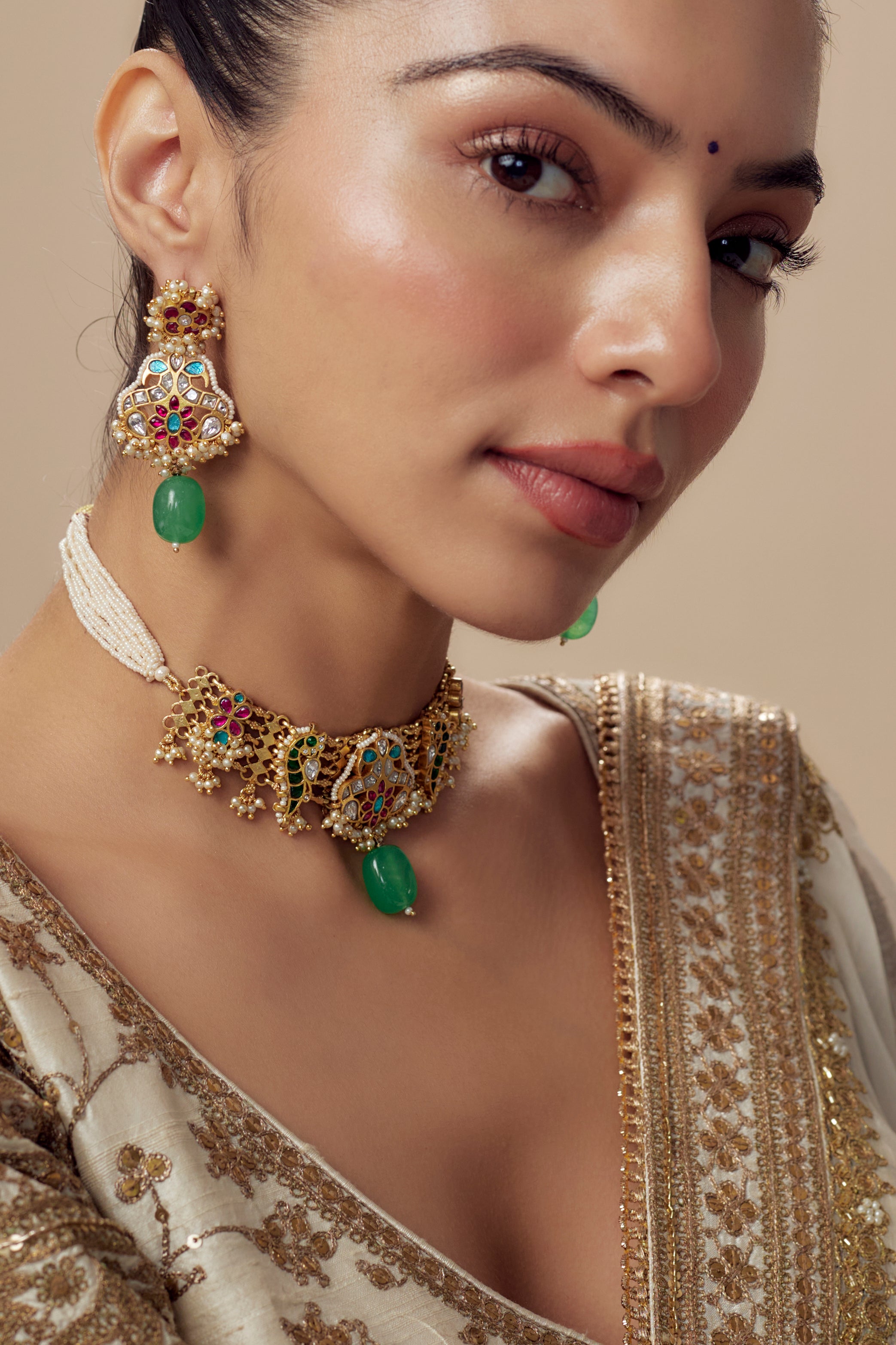 vivinia BY VIDHI MEHRA Morpankh Gold Plated Green Womens Beaded Choker Necklace Set with Pair of Earrings (Freesize)