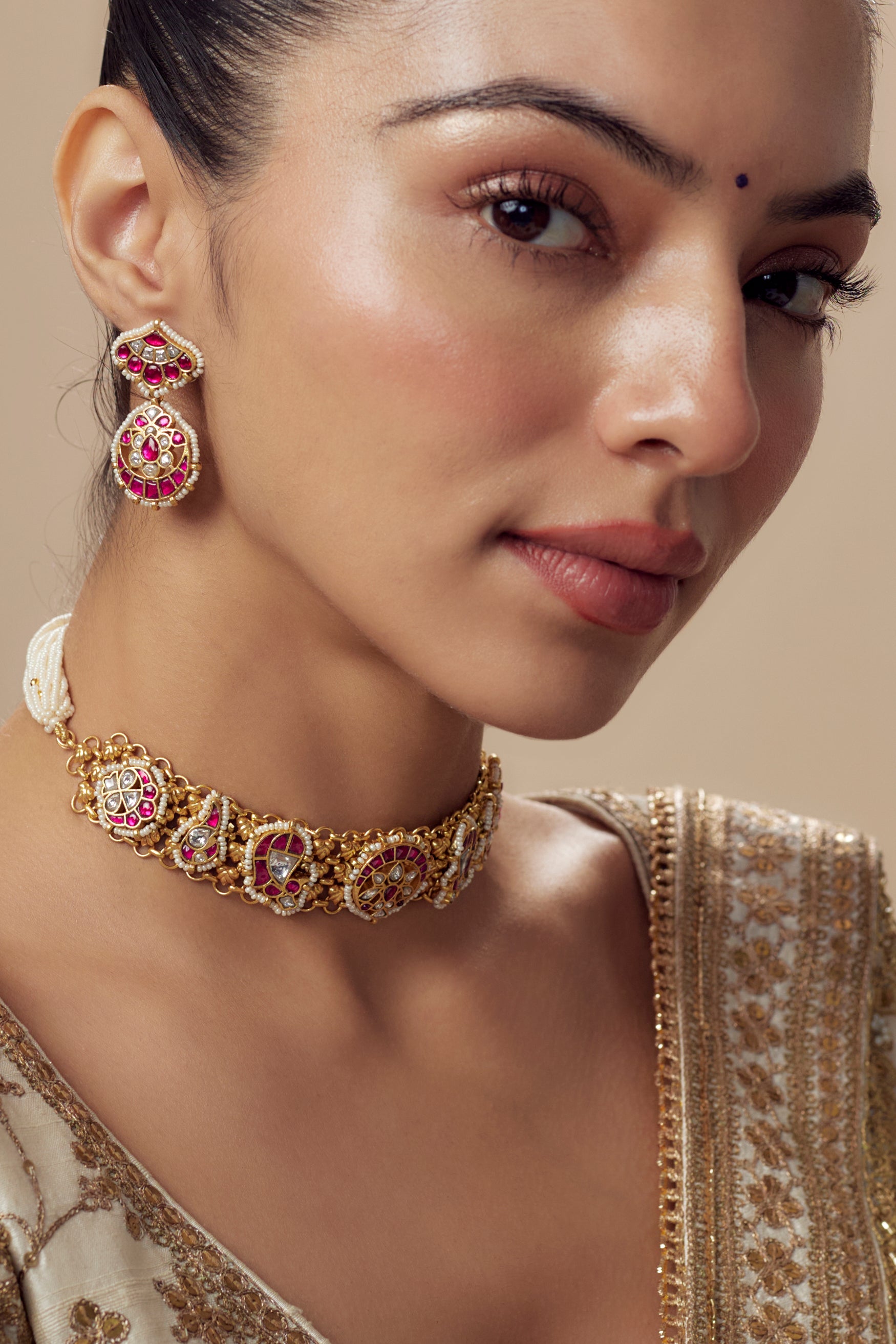 vivinia BY VIDHI MEHRA Morpankh Gold Plated Pink Womens Beaded Choker Necklace Set with Pair of Earrings (Freesize)