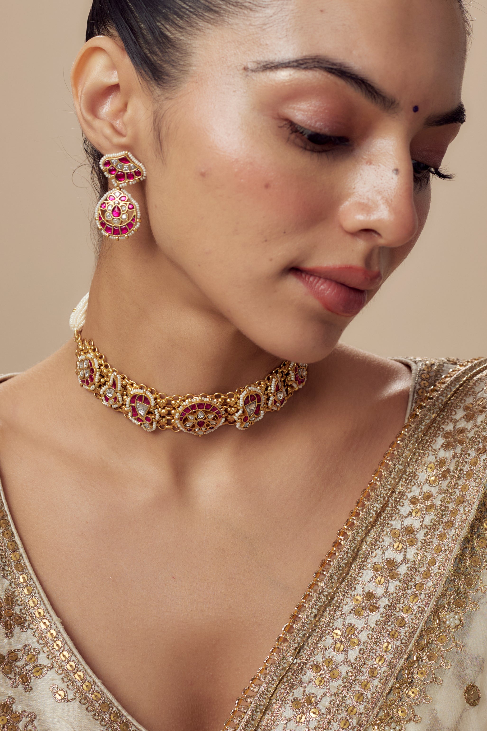 vivinia BY VIDHI MEHRA Morpankh Gold Plated Pink Womens Beaded Choker Necklace Set with Pair of Earrings (Freesize)