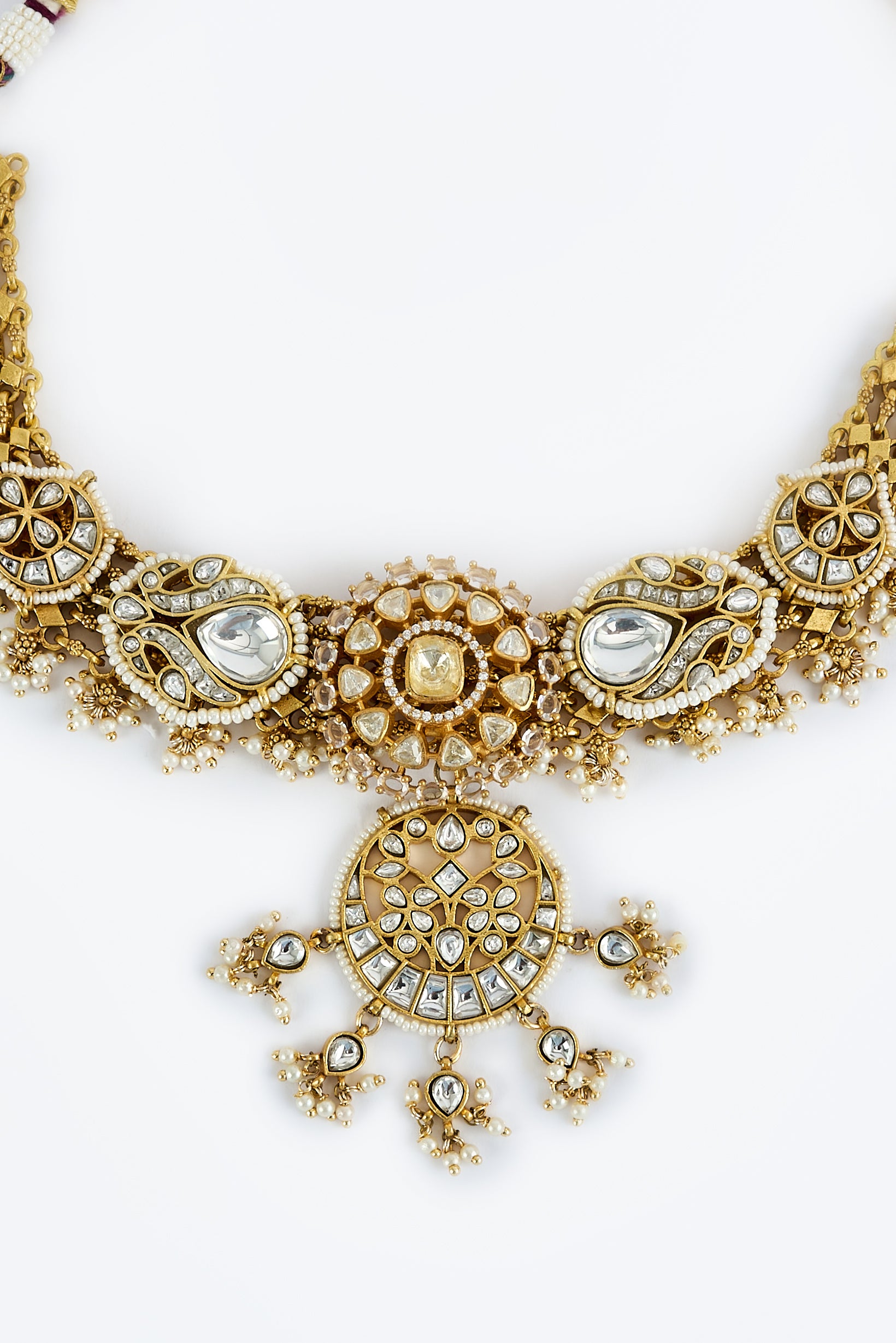 Saadgi Gold Plated Womens Kundan, Polki Short Necklace Set with Pair of Earrings (Freesize)