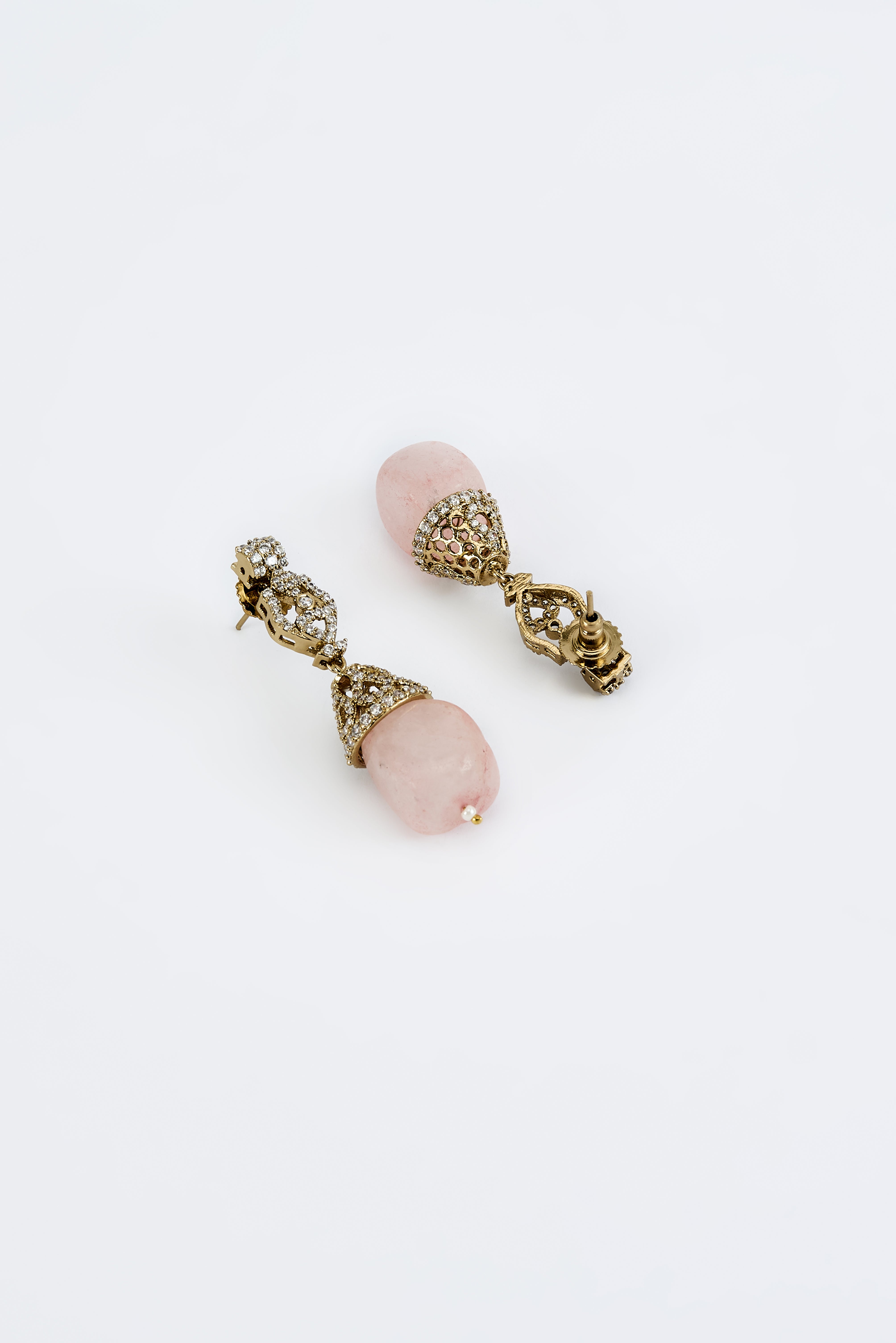 vivinia BY VIDHI MEHRA Florence Gold Plated Pink Womens Pearl Short Necklace Set with Pair of Earrings (Freesize)