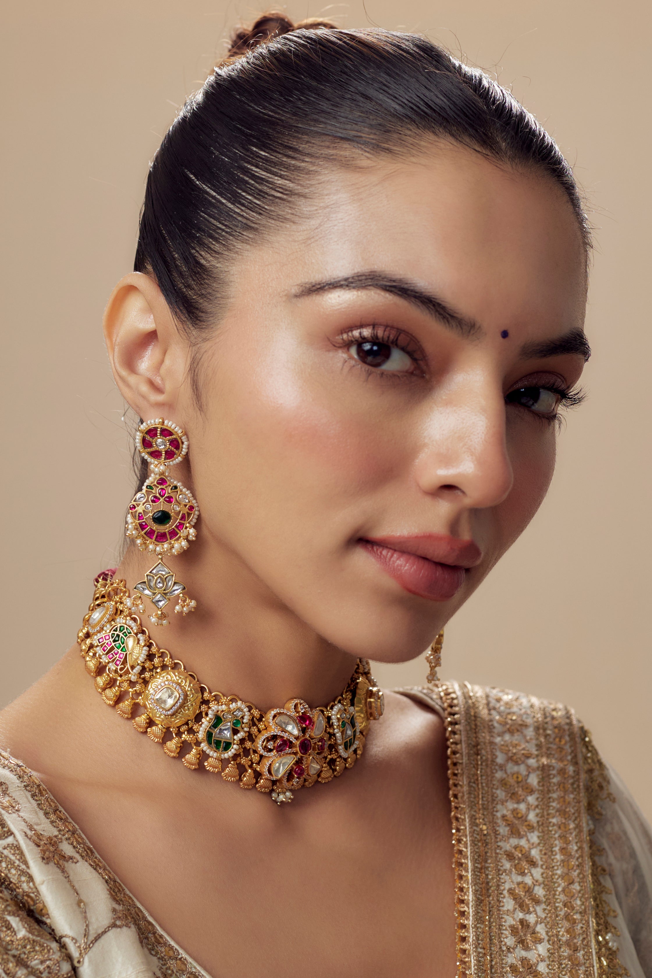 vivinia BY VIDHI MEHRA Morpankh Gold Plated Multi Womens Kundan, Polki Choker Necklace Set with Pair of Earrings (Freesize)