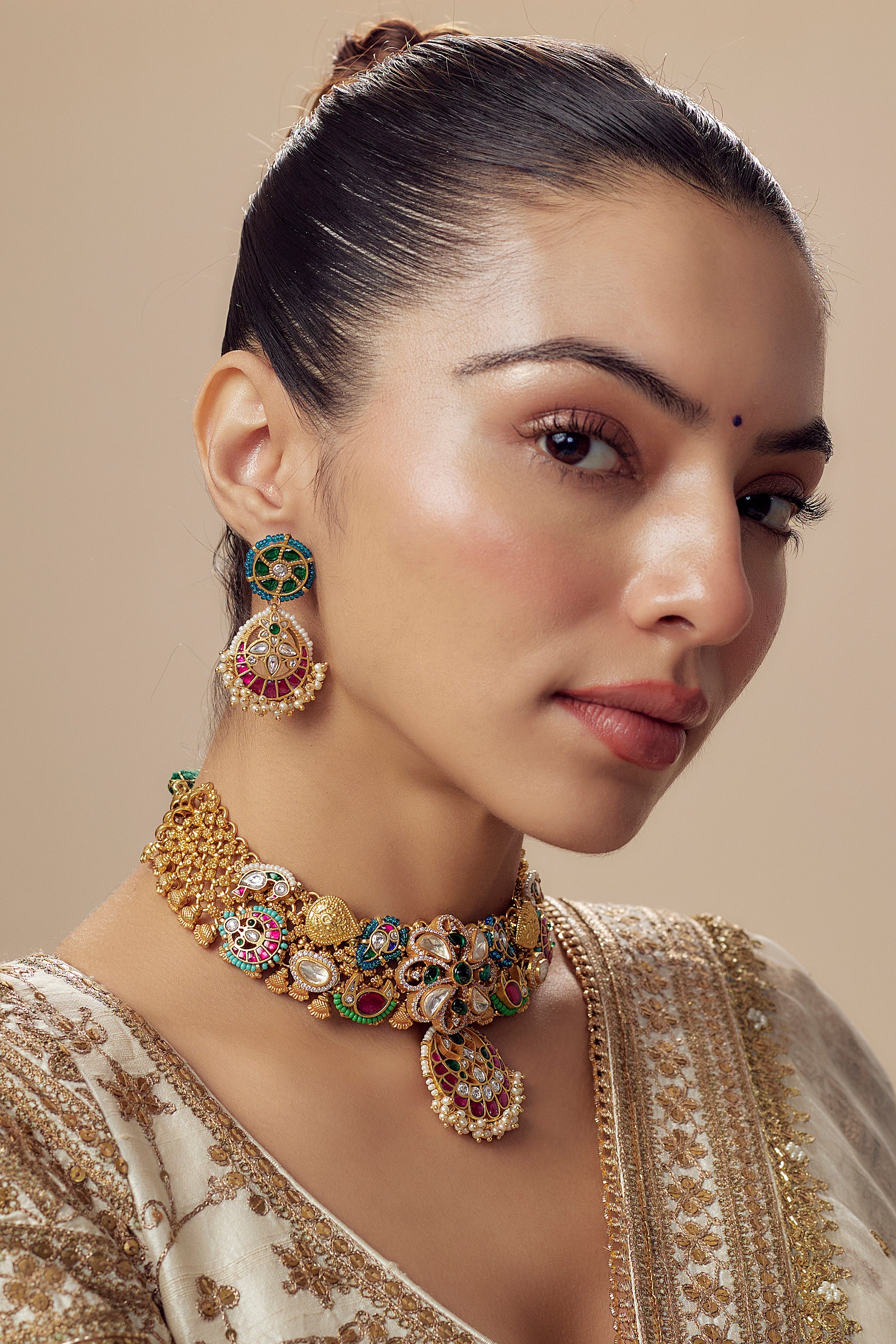 Morpankh Gold Plated Multi Womens Kundan, Polki Short Necklace Set with Pair of Earrings (Freesize)