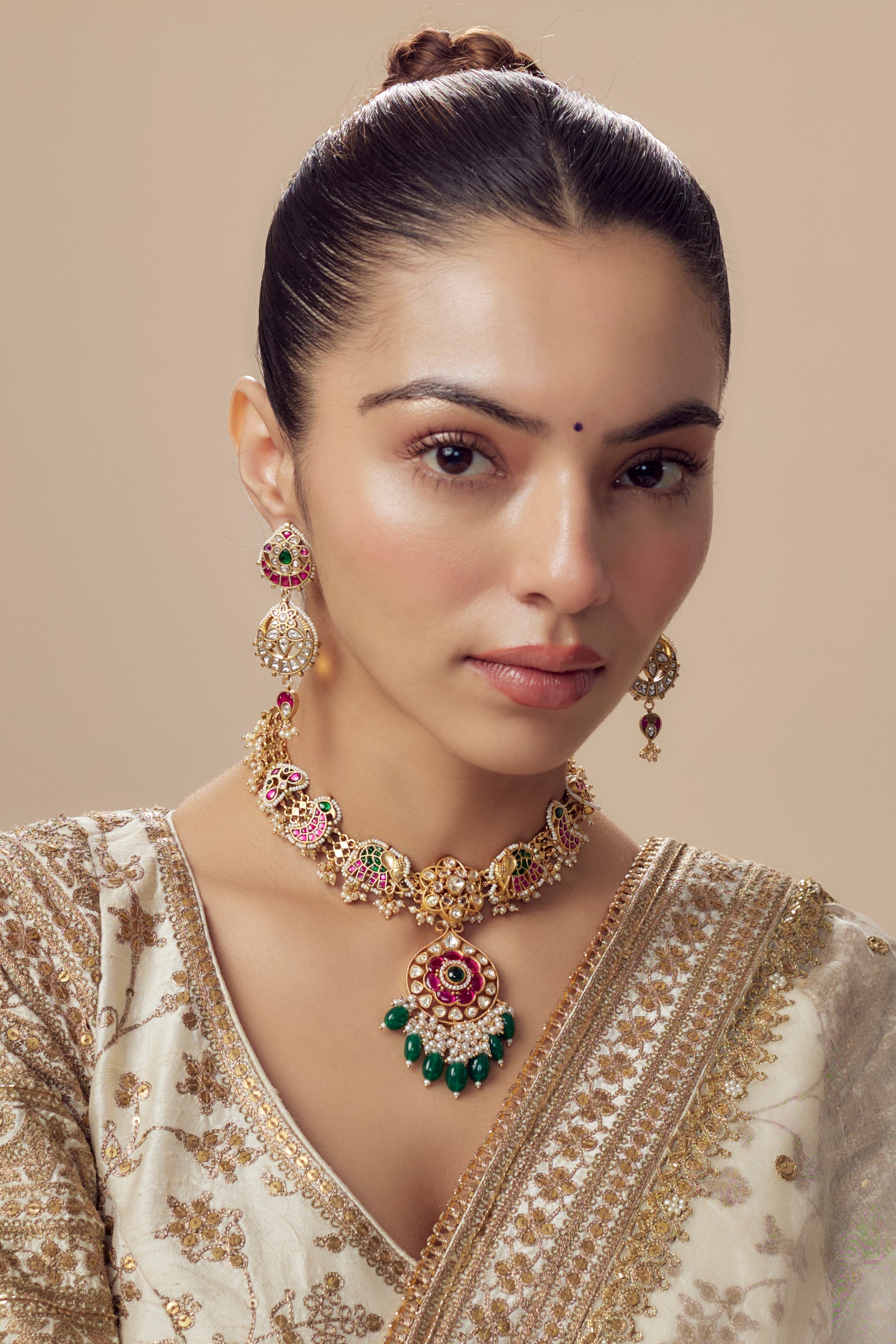 Morpankh Gold Plated Multi Womens Kundan, Polki Short Necklace Set with Pair of Earrings (Freesize)