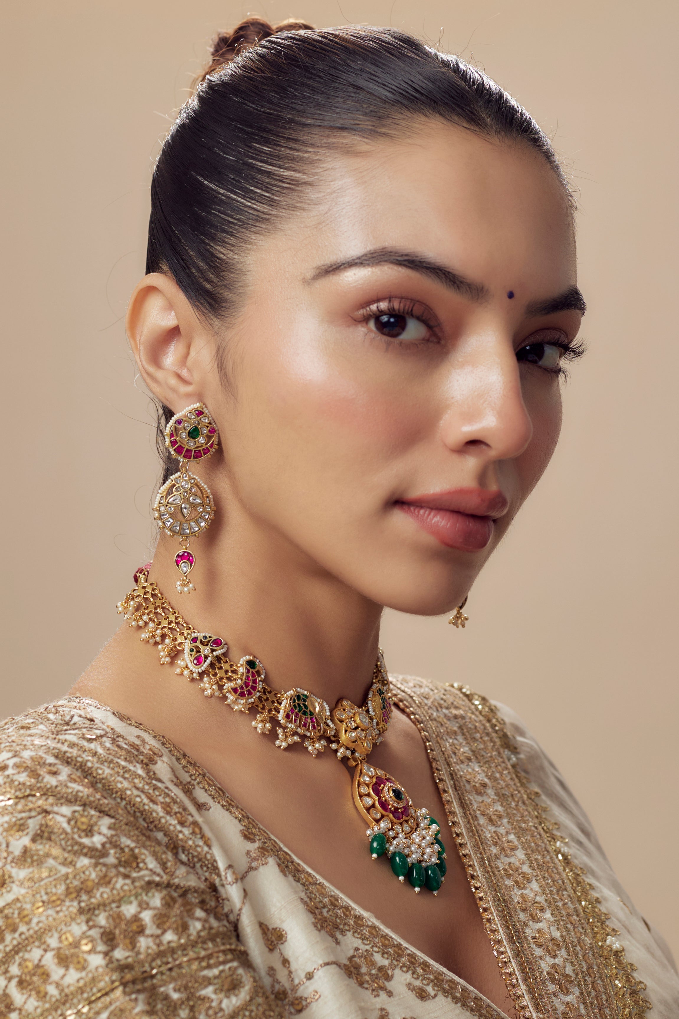 Morpankh Gold Plated Multi Womens Kundan, Polki Short Necklace Set with Pair of Earrings (Freesize)