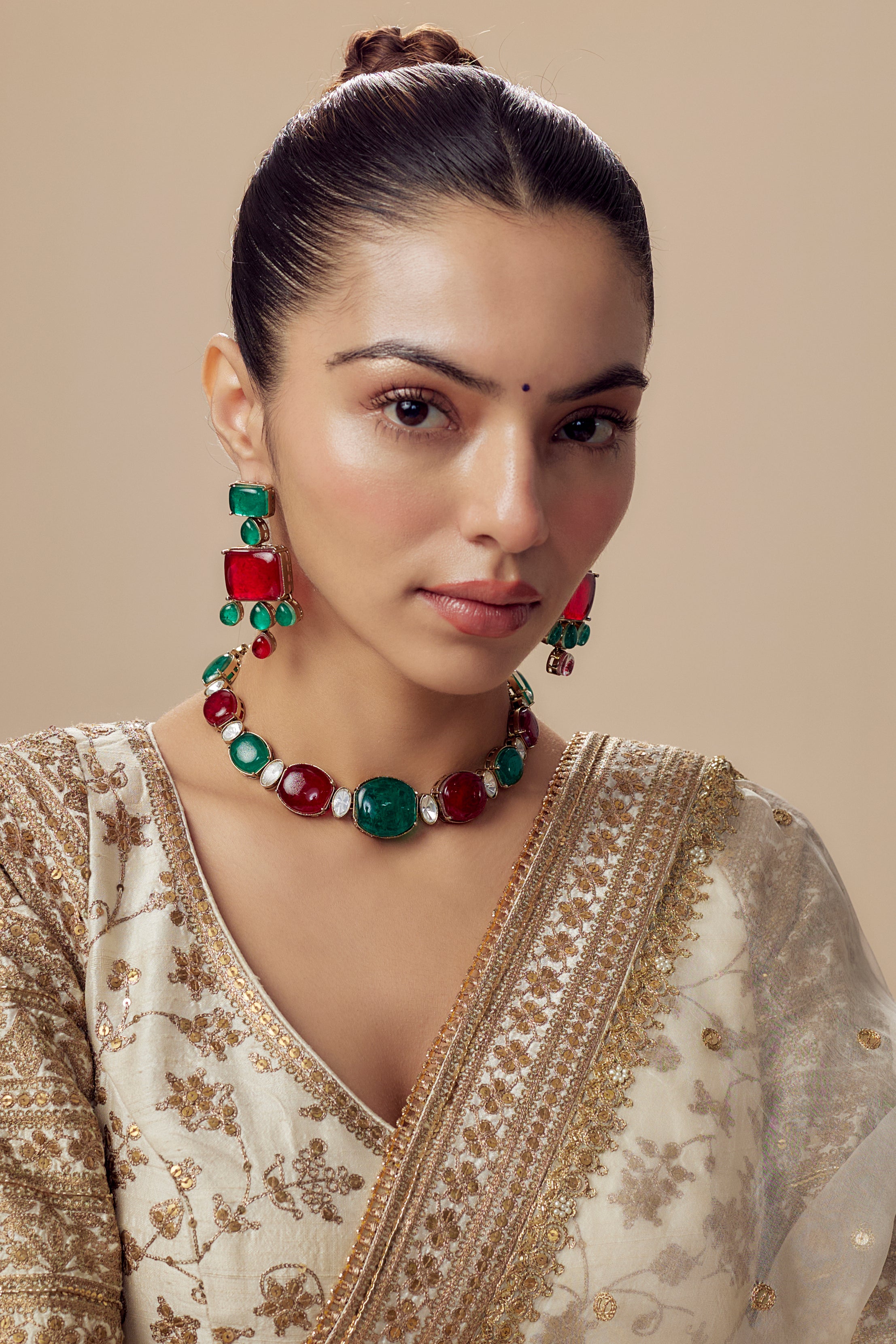 vivinia BY VIDHI MEHRA Florence Green & Red Red Womens Contemporary Choker Necklace Set with Pair of Earrings (Freesize)