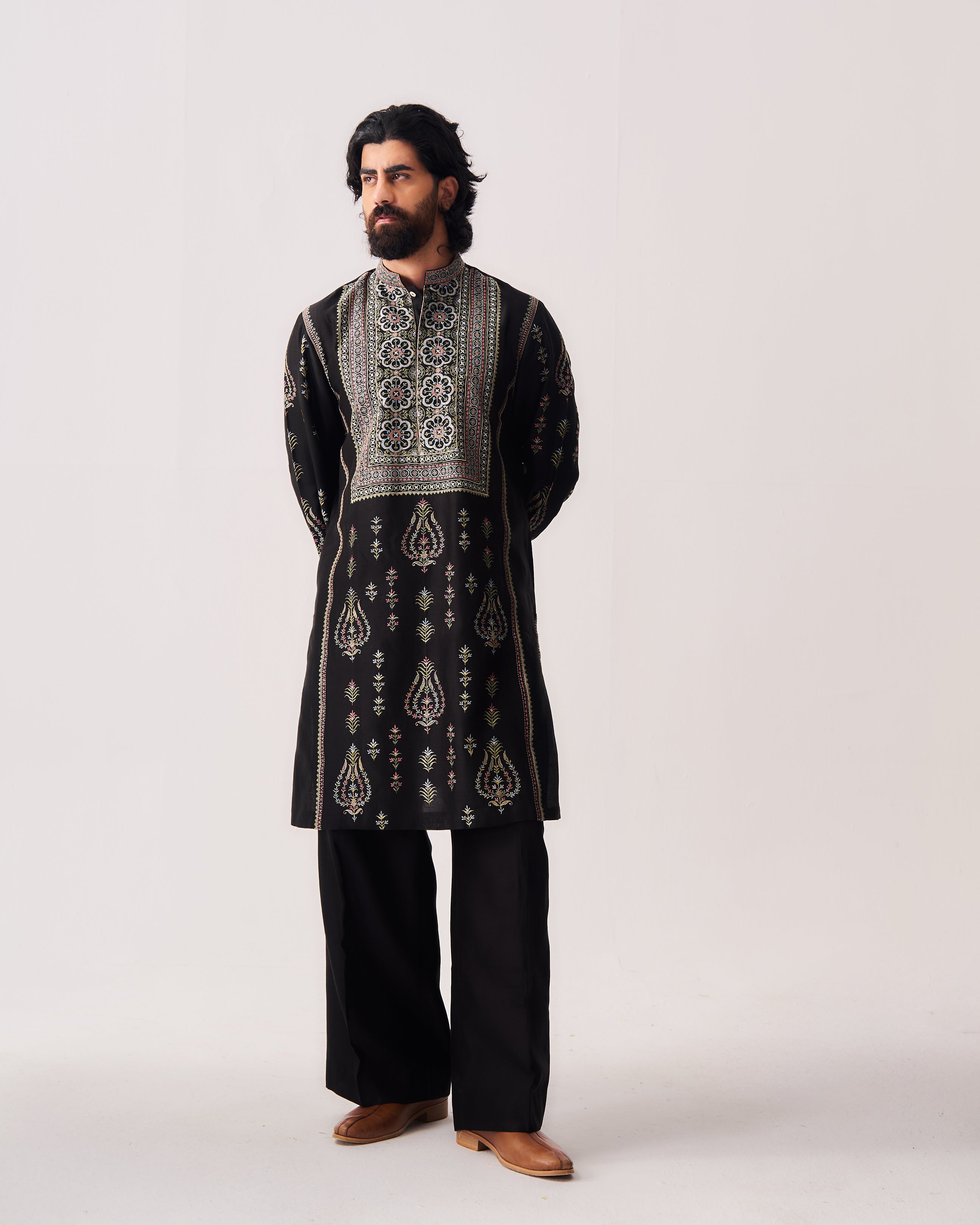 Phiran Kurta With Flare Pants / Chanderi / Black / Garden Tapestry / Resham Embroidery