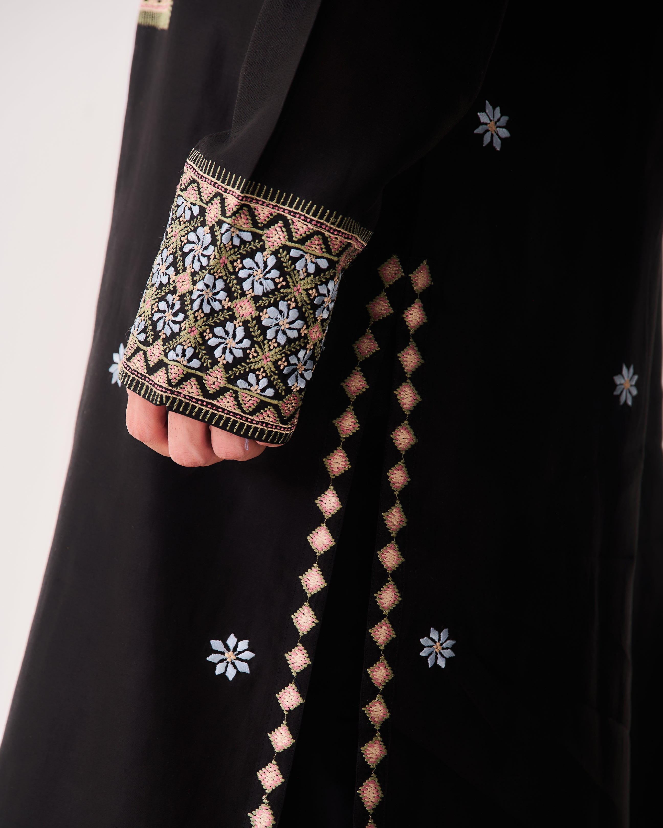 Kurta With Pants / Chanderi / Black / Midnight Mosaic / Resham Embroidery