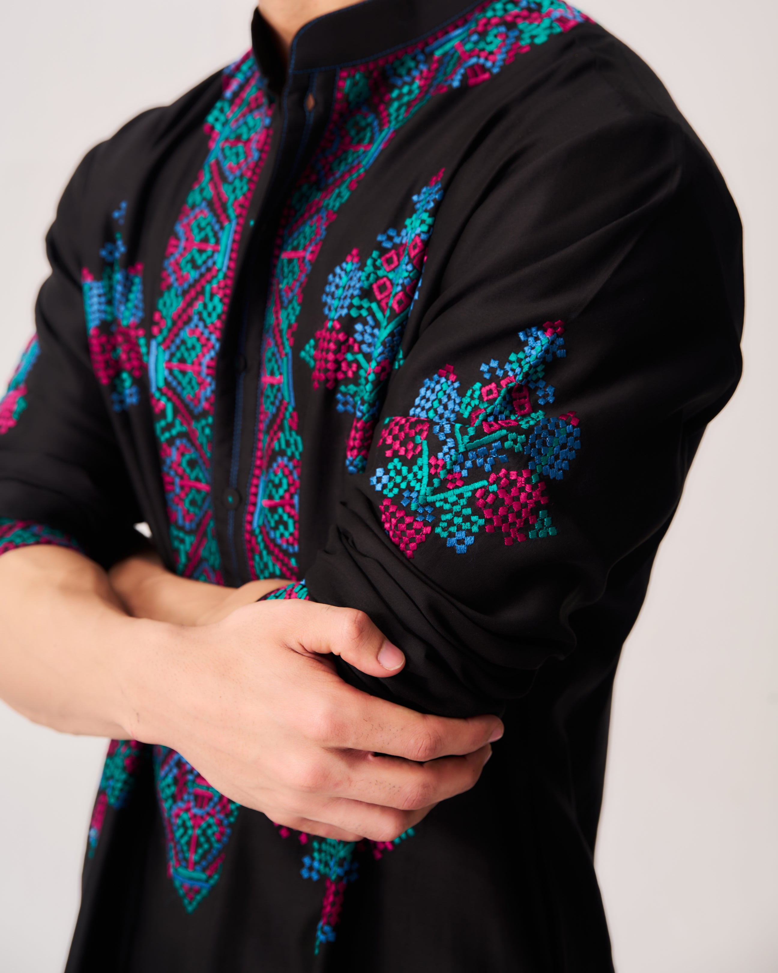Kurta With Pants / Chanderi / Black / Twilight Flora / Resham Embroidery