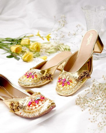 Goota love yellow-mule heel