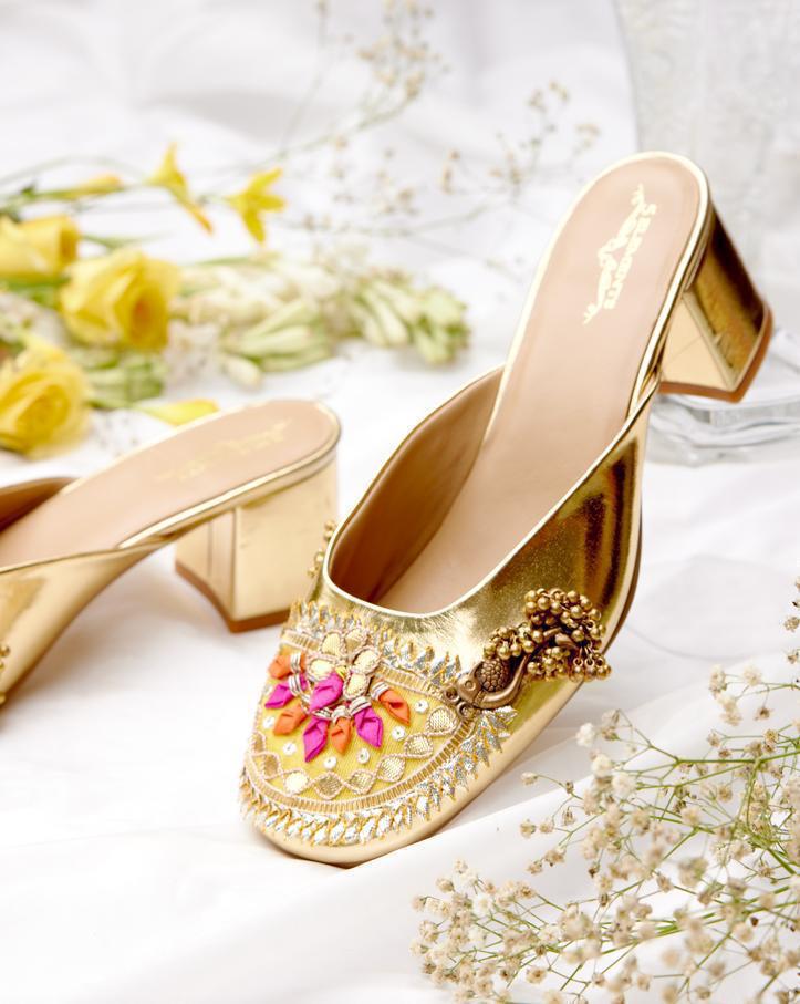 Goota love yellow-mule heel