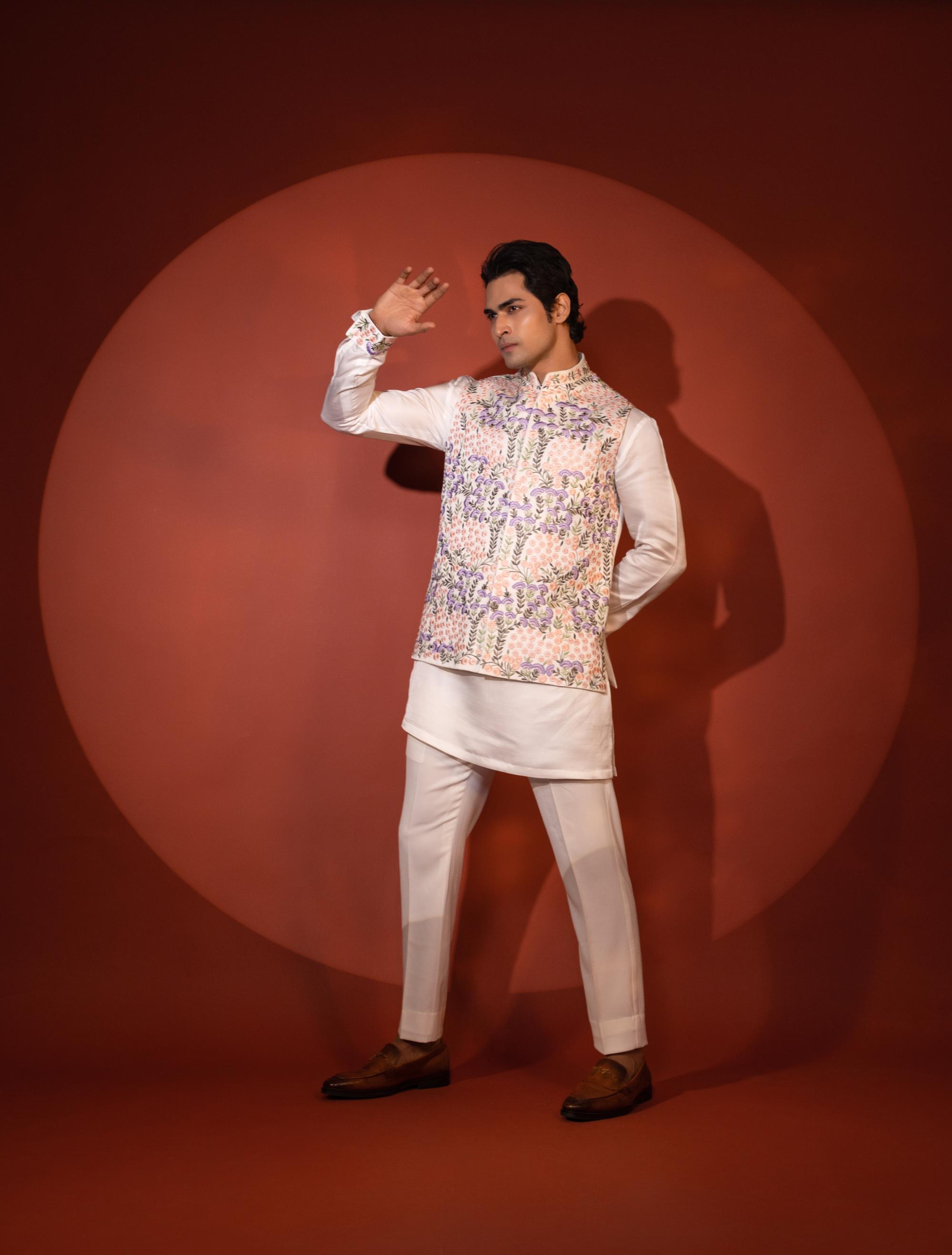 BLOOMING BEAUTIFUL NEHRU  SET