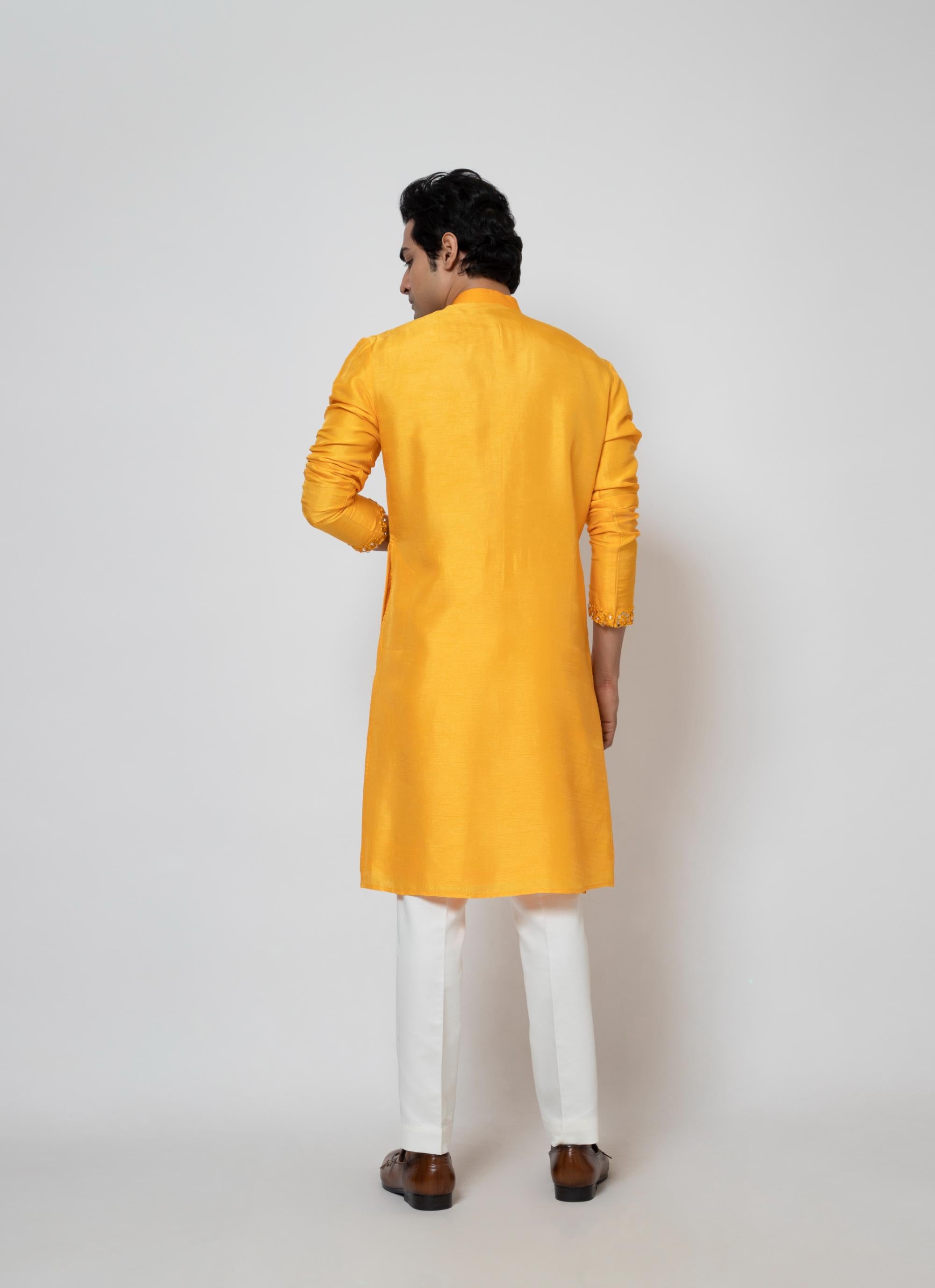 AAAMRAS KURTA SET
