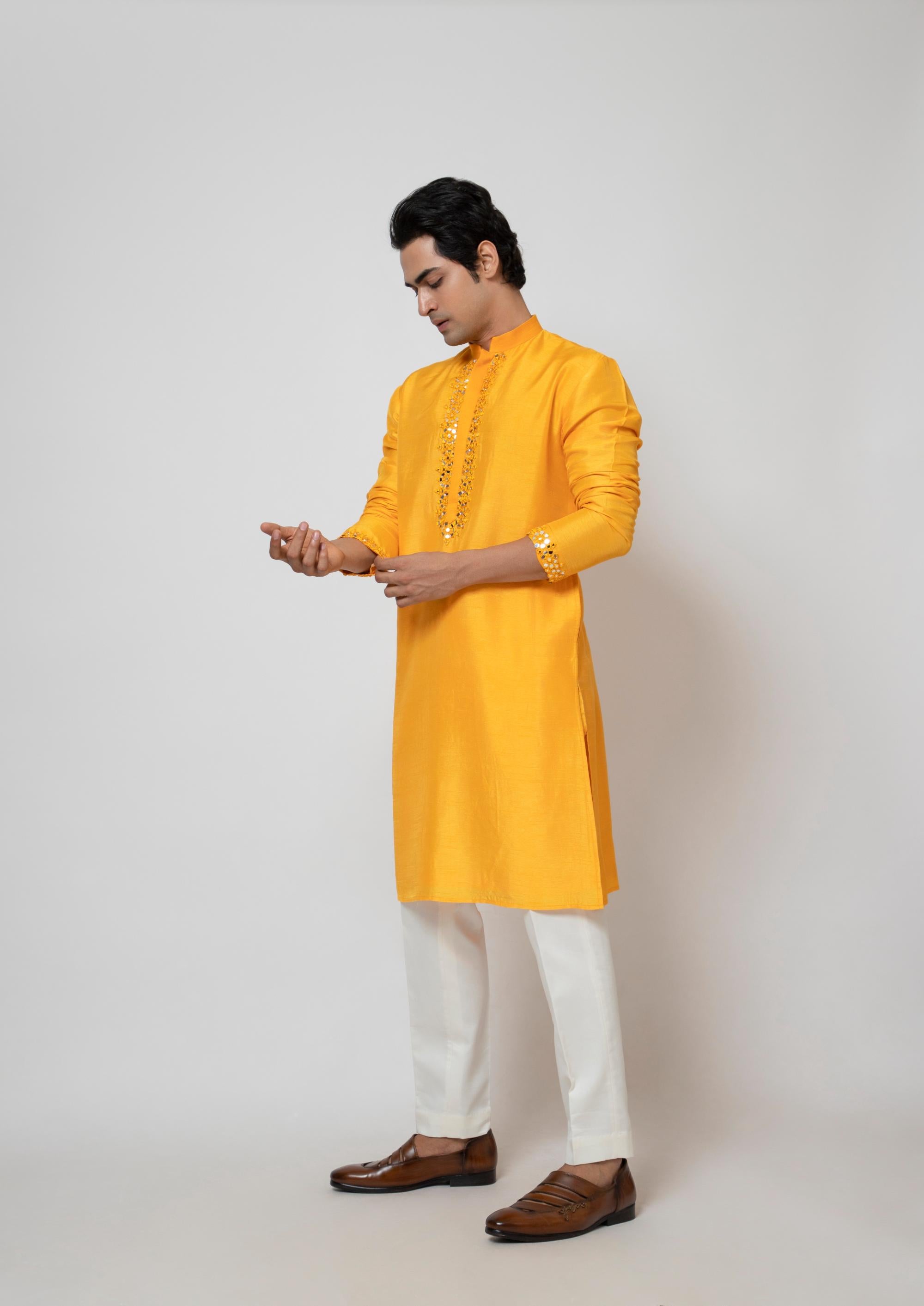 AAAMRAS KURTA SET