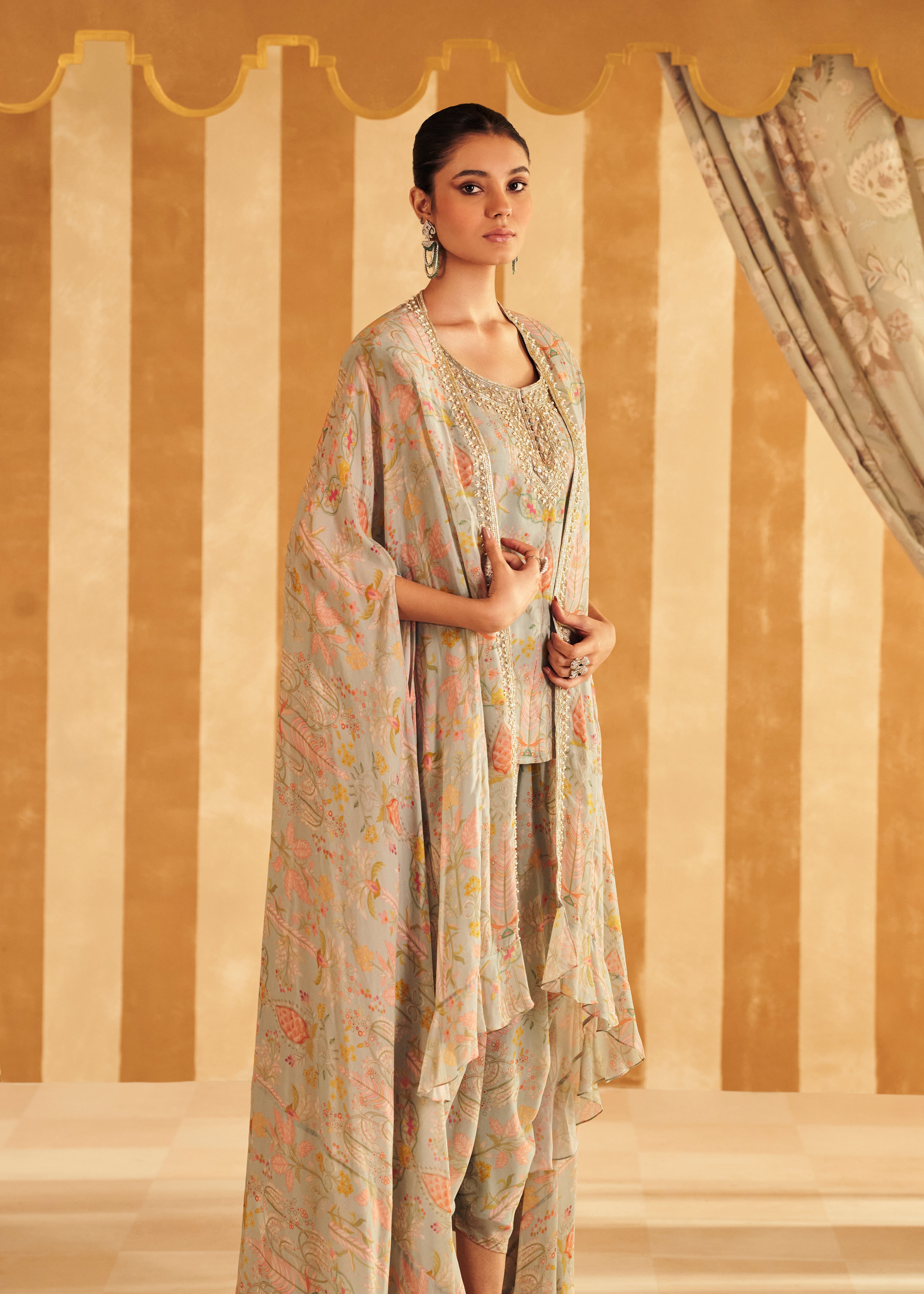 Gil Kurta cape set